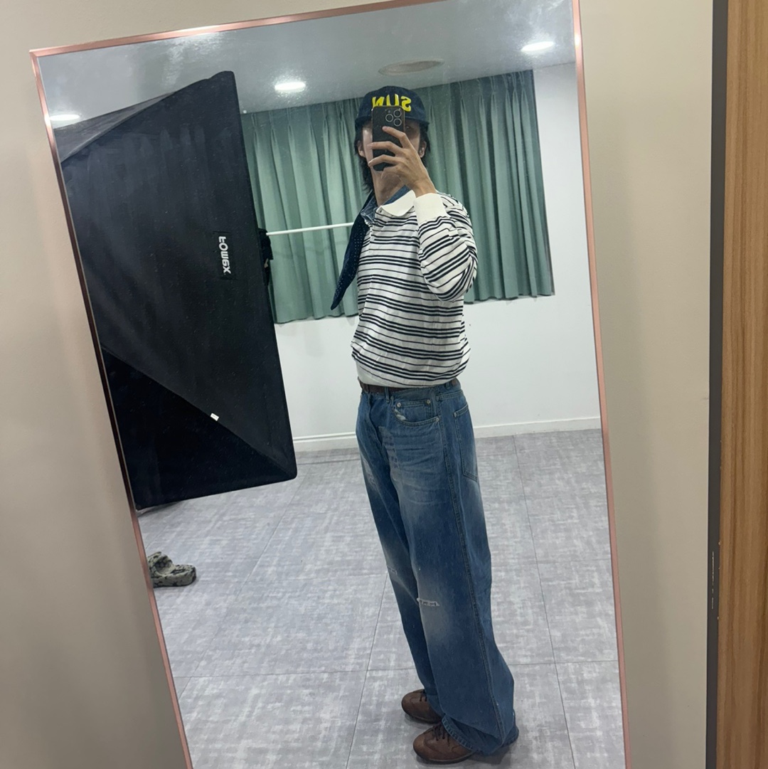 Blue Sunflower Resort Striped Collar Long Sleeve Knitwear Ivory, Blue Sunflower SUN Logo Printed Camp Cap Navy 착용 스타일 - 2
