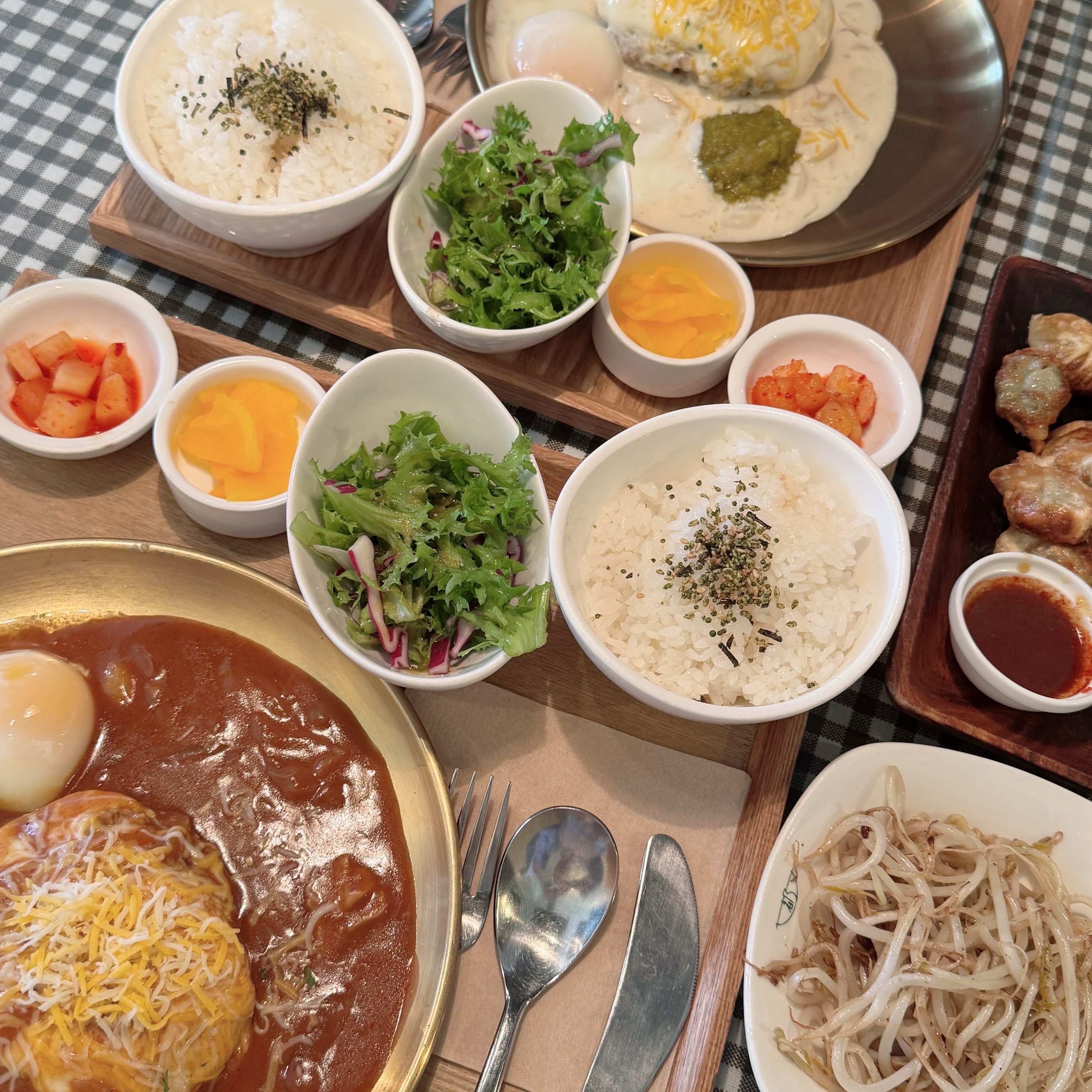 Longines Dolcevita Quartz 32mm Stainless Steel Silver, (W) Nike Dunk Low Vintage Midnight Navy 착용 스타일 - 3