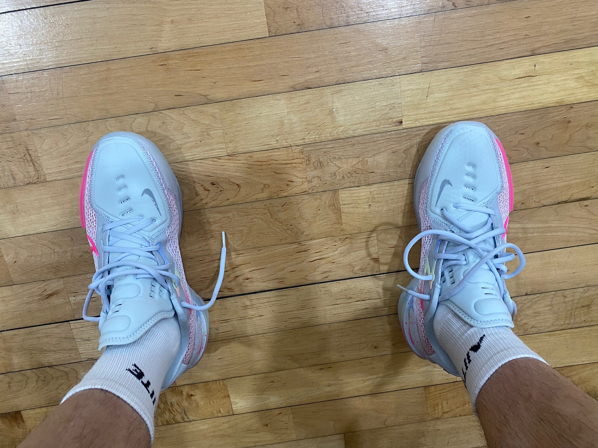Nike Air Zoom GT Cut EP Pure Platinum Pink Flash 착용 스타일