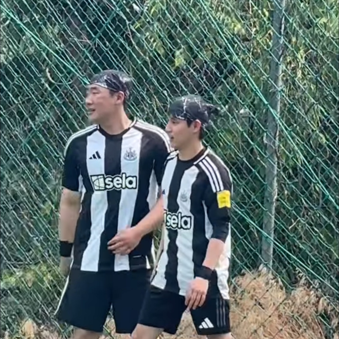Adidas Newcastle United FC 2024/25 Home Jersey Black White - KR Sizing (Non Marking Ver.) 착용 스타일