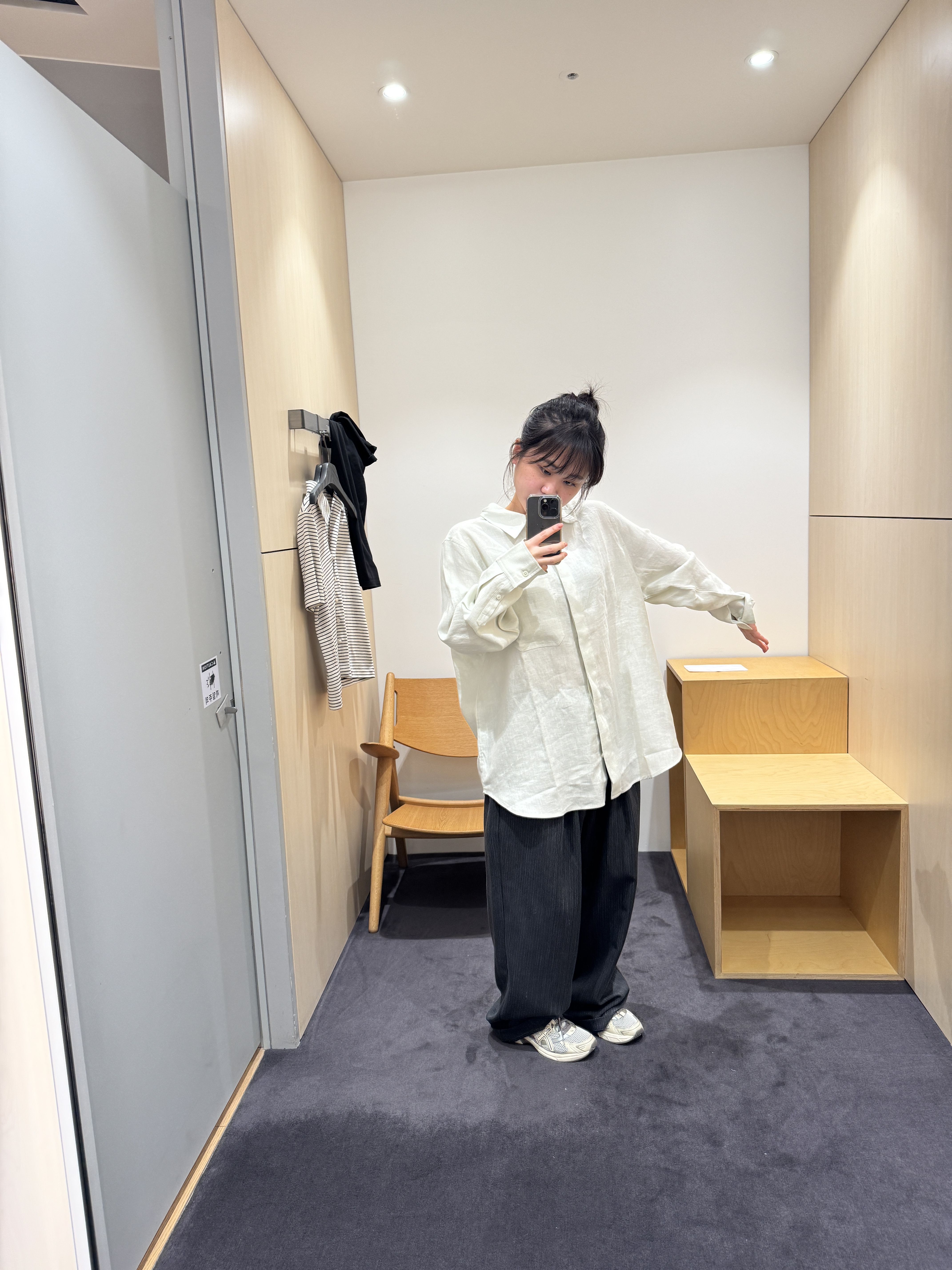 Karactor Herringbone Pleat Pants Charcoal, Asics Gel-1130 Birch Dark Taupe - Korea Exclusive 착용 스타일 - 1