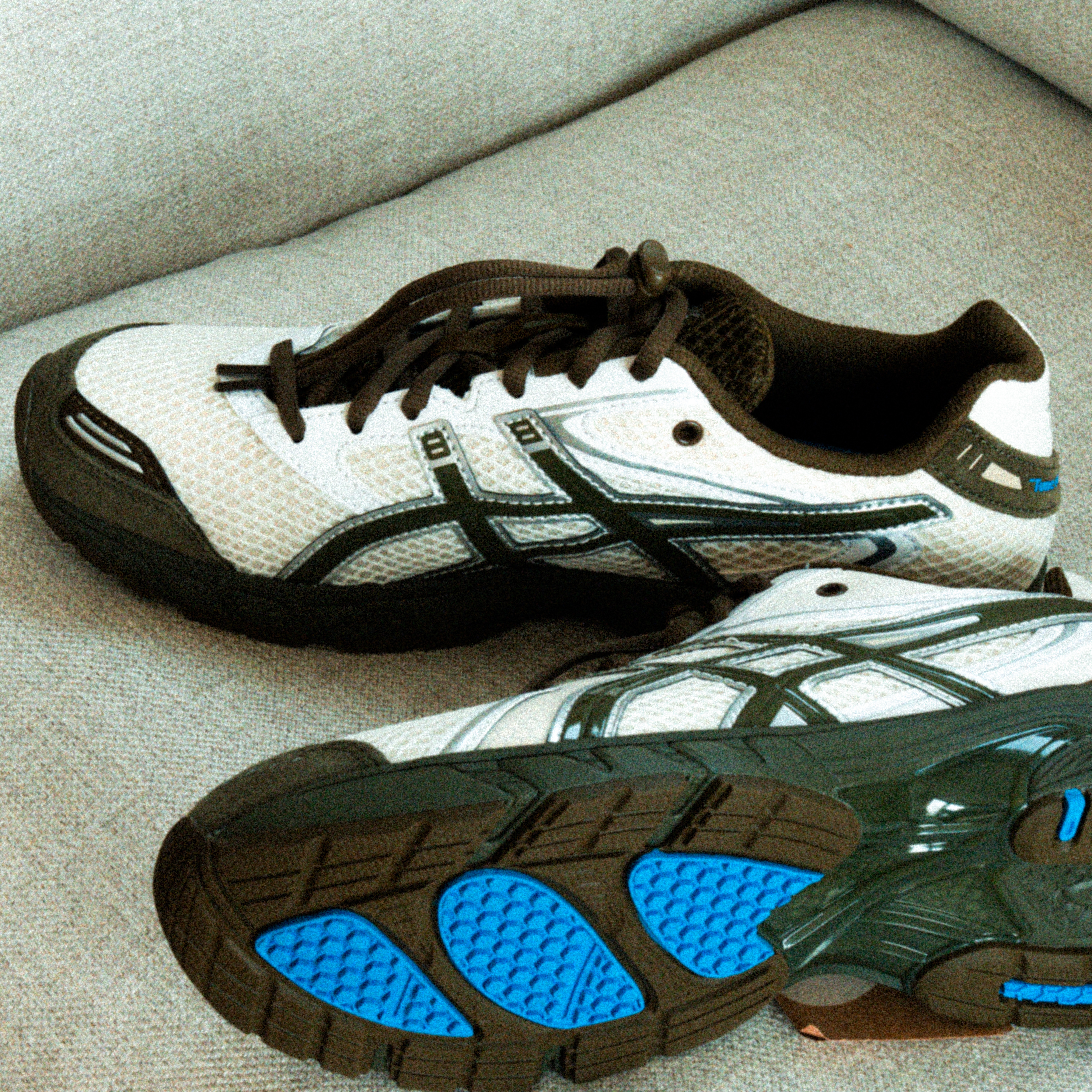 Asics x Temptation Vacation Gel-DS Trainer 14 Cream Olive Canvas 착용 스타일 - 2