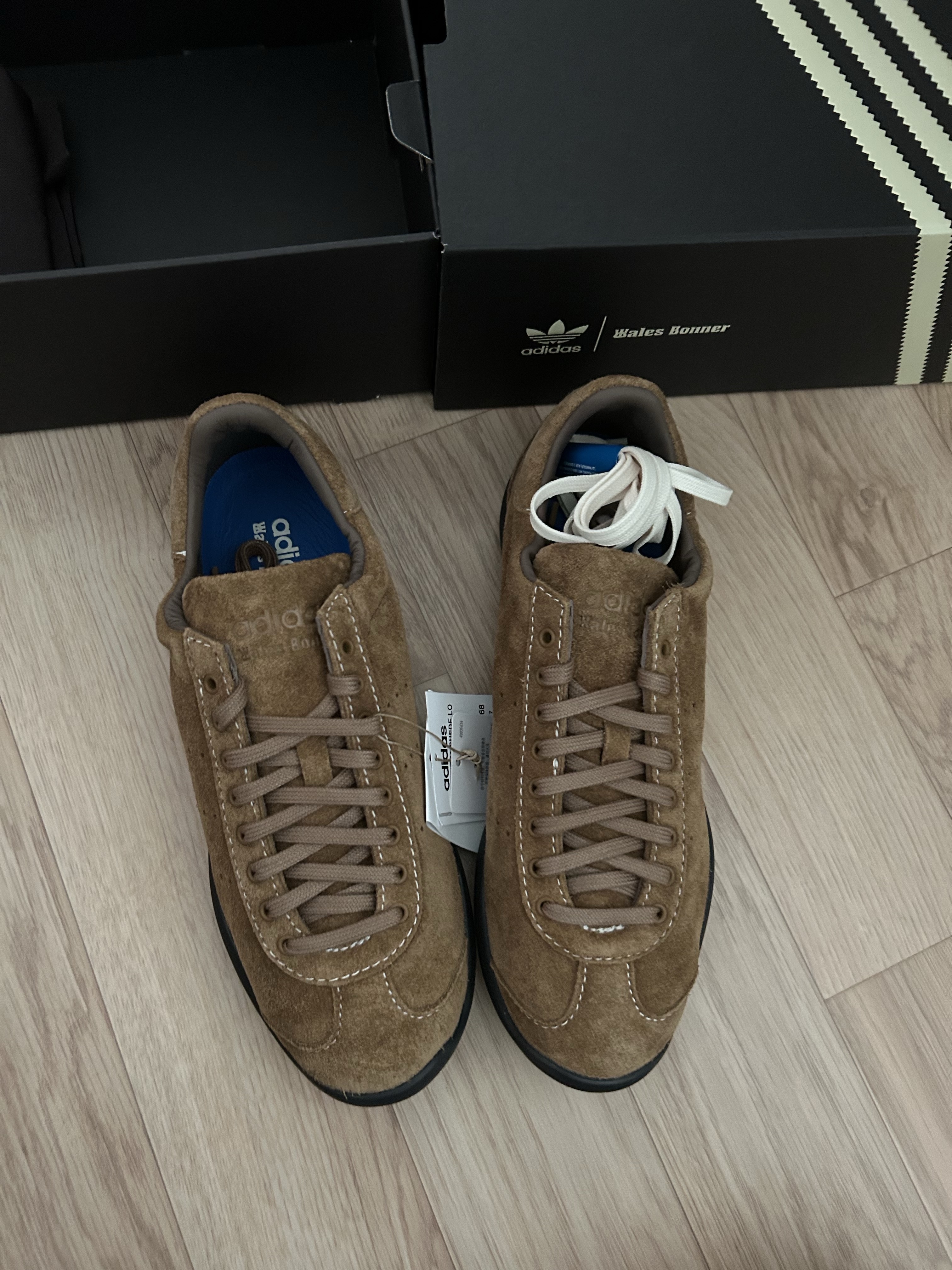 Adidas x Wales Bonner Karintha Suede Supplier Color Earth Strata Wonder 착용 스타일