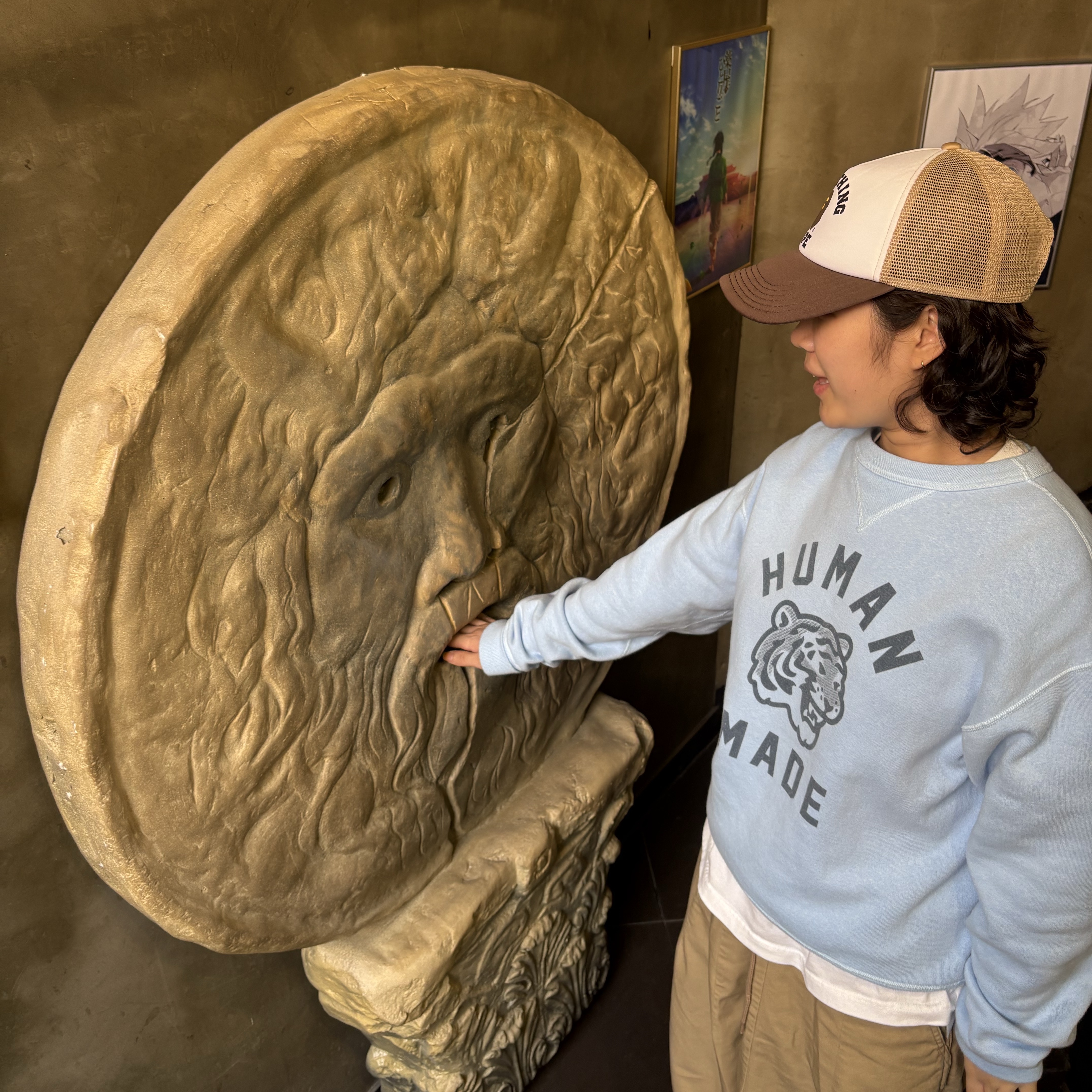BAPE College Mesh Cap Beige, Human Made Tsuriami Sweatshirt #1 Blue 착용 스타일