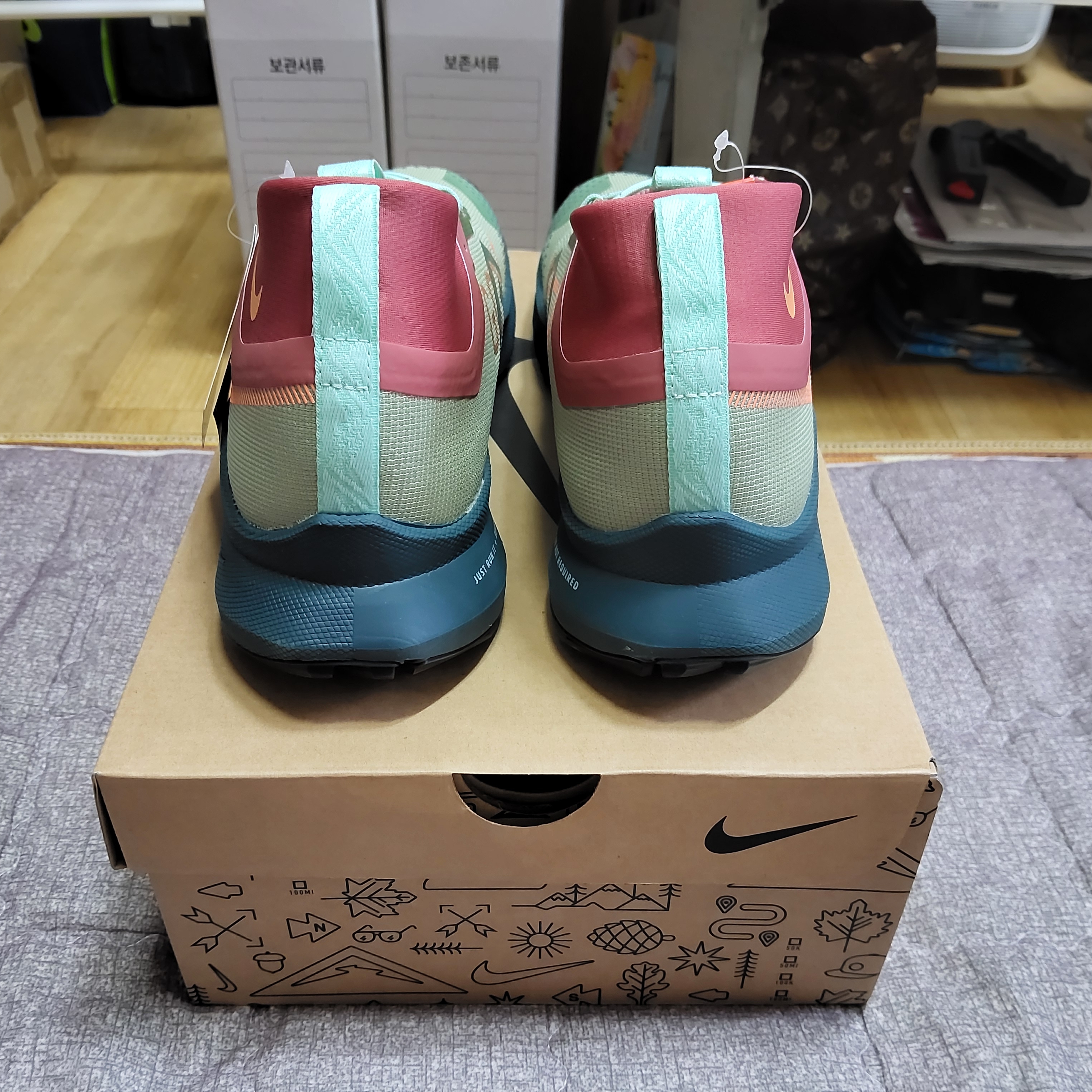 Nike React Pegasus Trail 4 Gore-Tex Alligator Orange Trance 착용 스타일 - 3