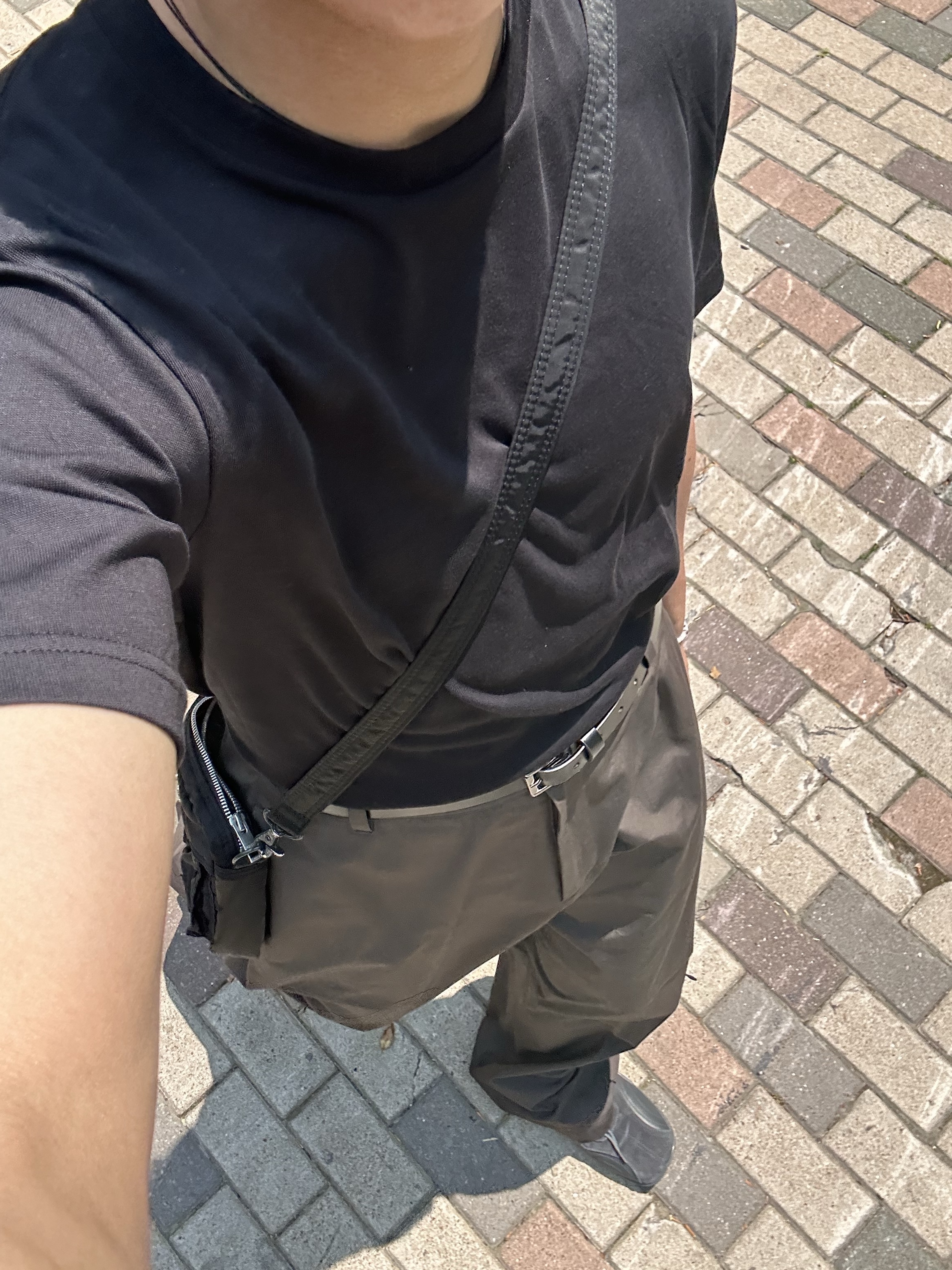 Pemont Square Gray 착용 스타일