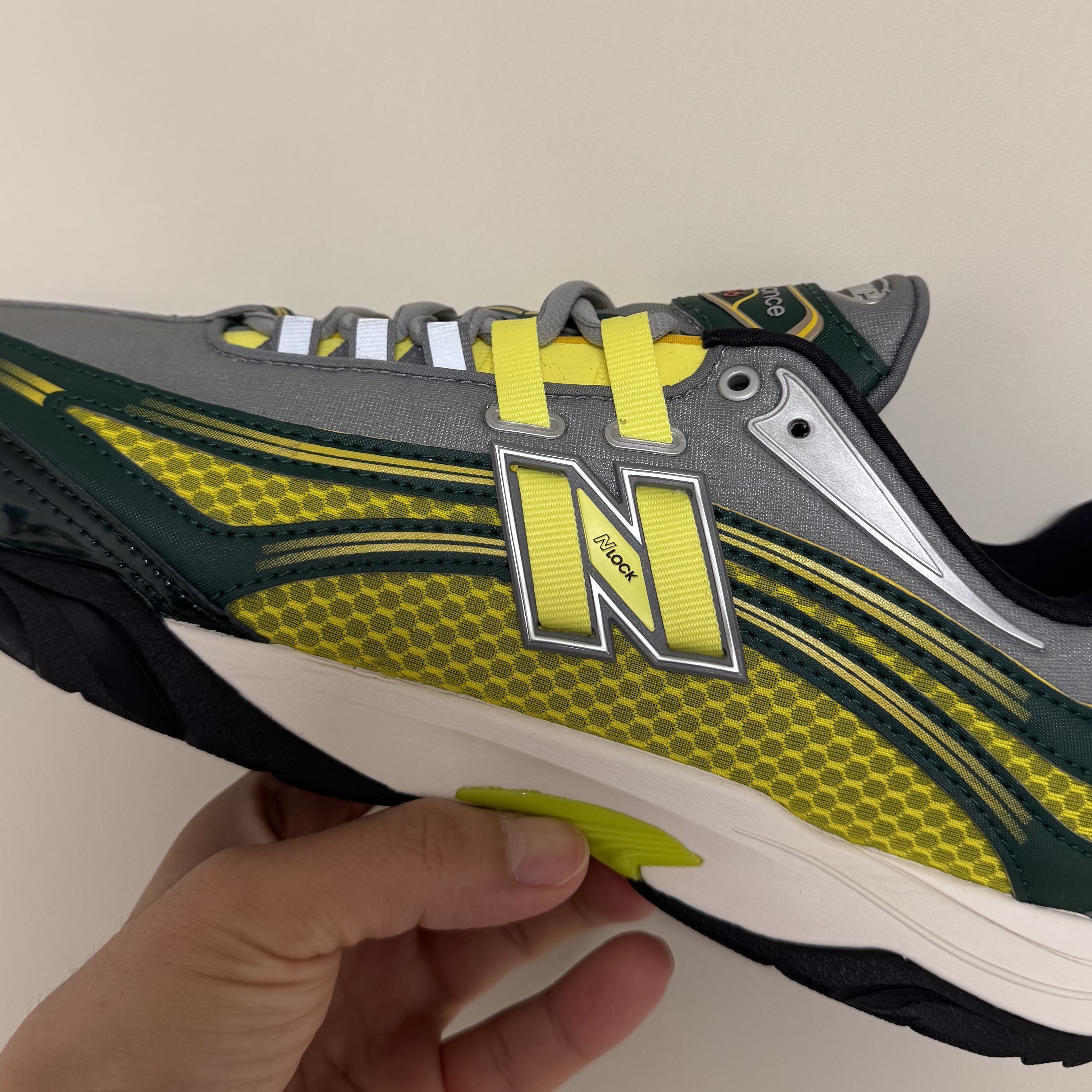 New Balance x Aime Leon Dore RC56 Volt Green 착용 스타일 - 1