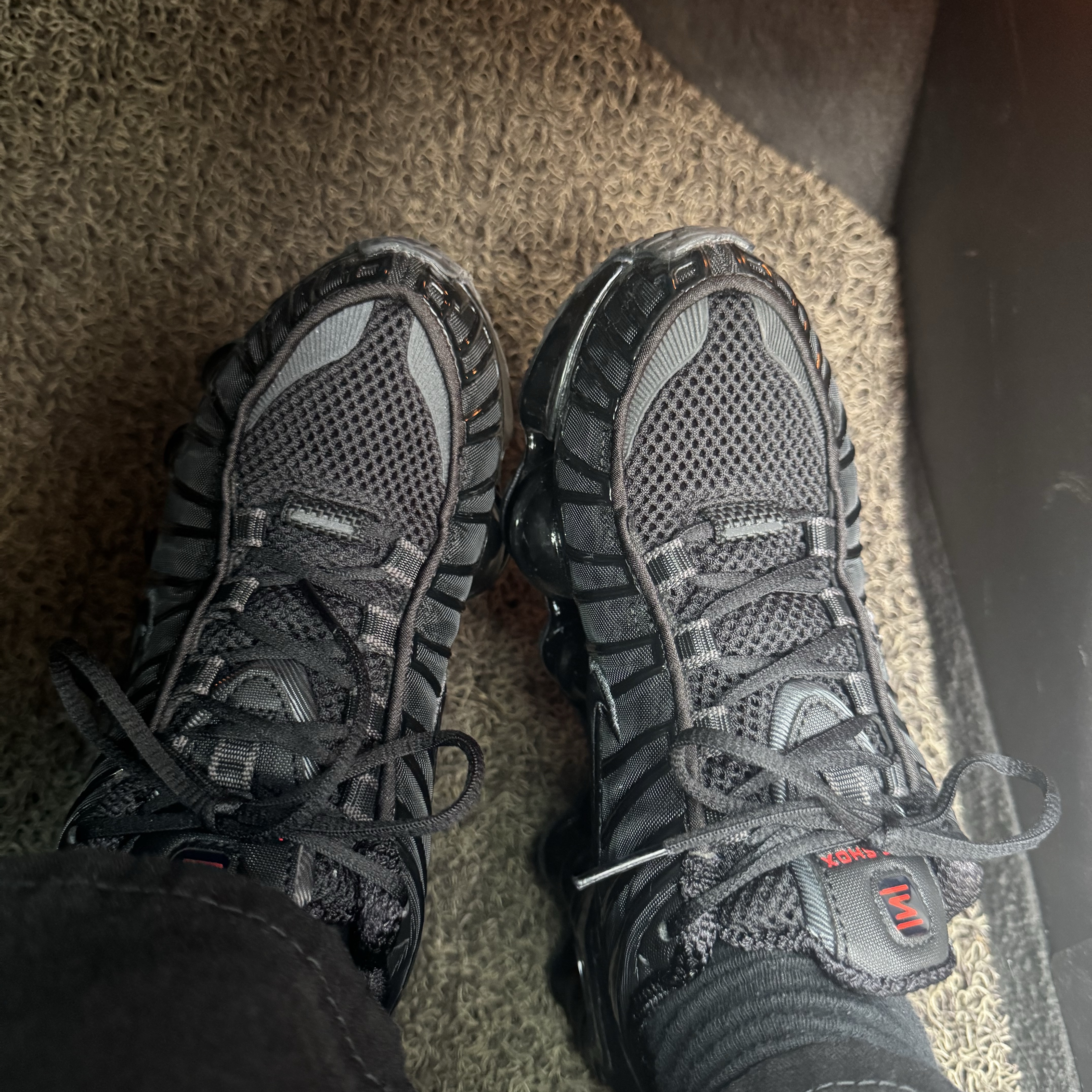 (W) Nike Shox TL Black and Max Orange 착용 스타일