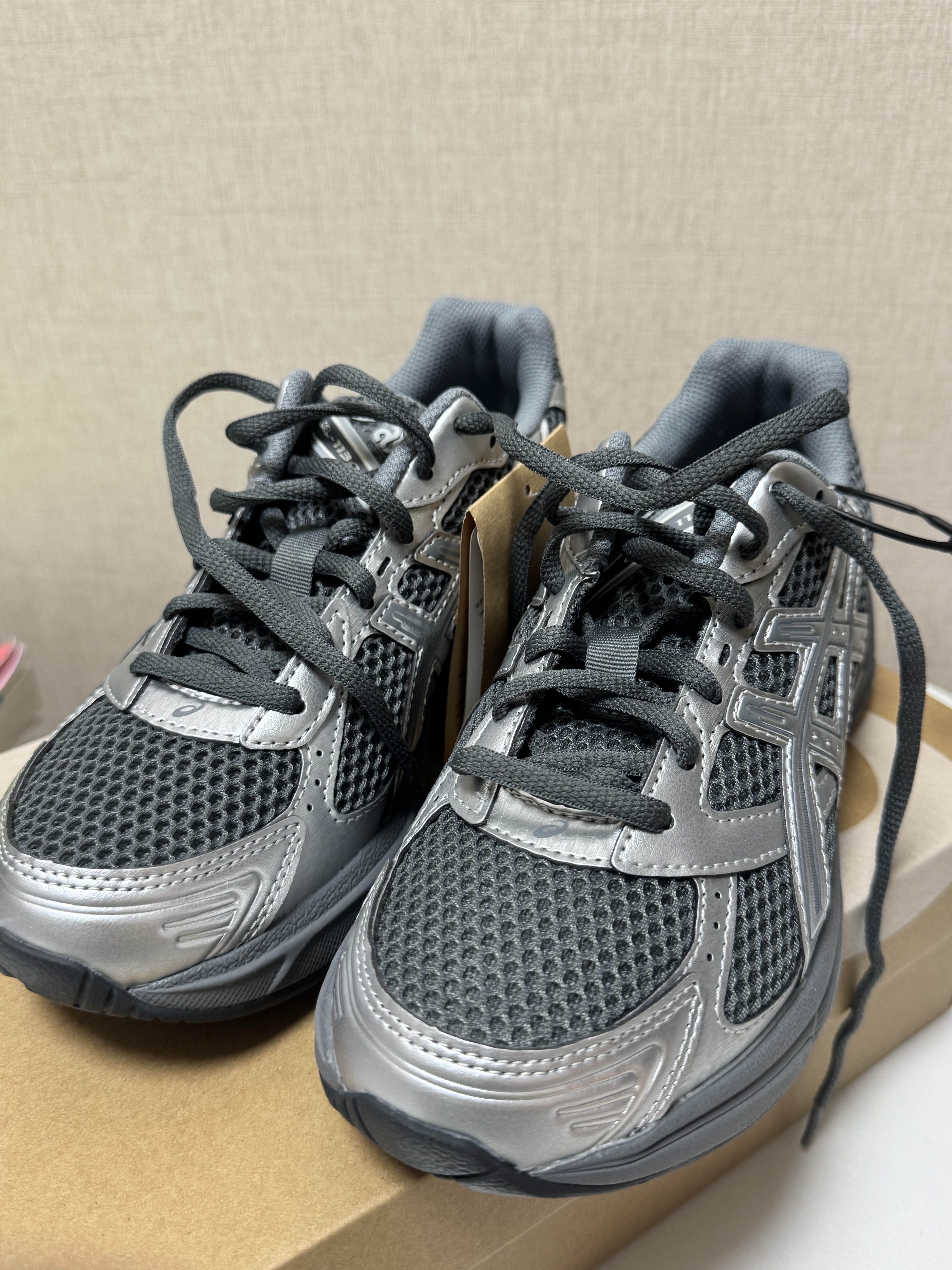 Asics Gel-1130 Steel Grey Pure Silver 착용 스타일 - 1