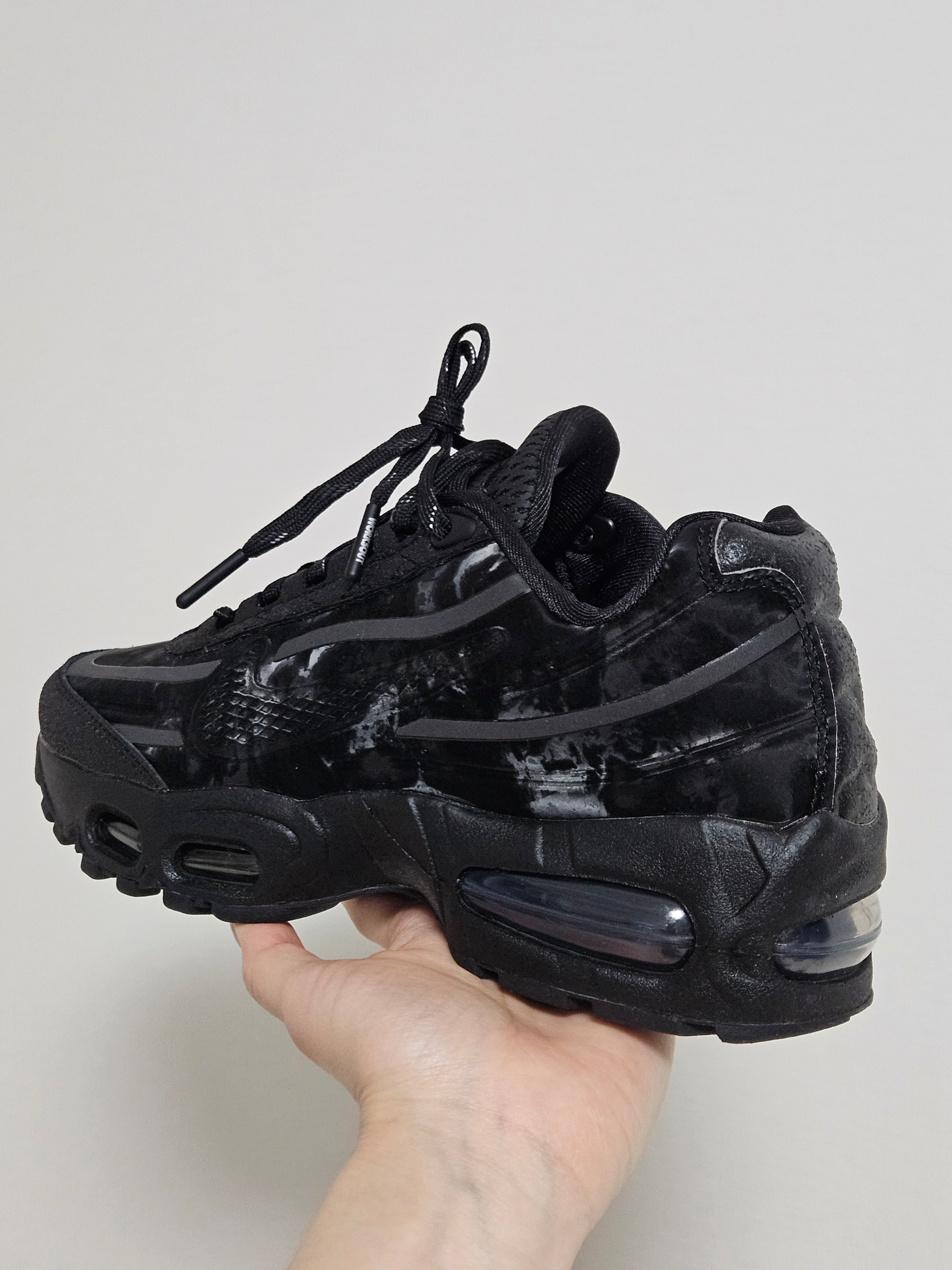 Nike x Worksout Air Max 95 Black Anthracite 착용 스타일 - 2