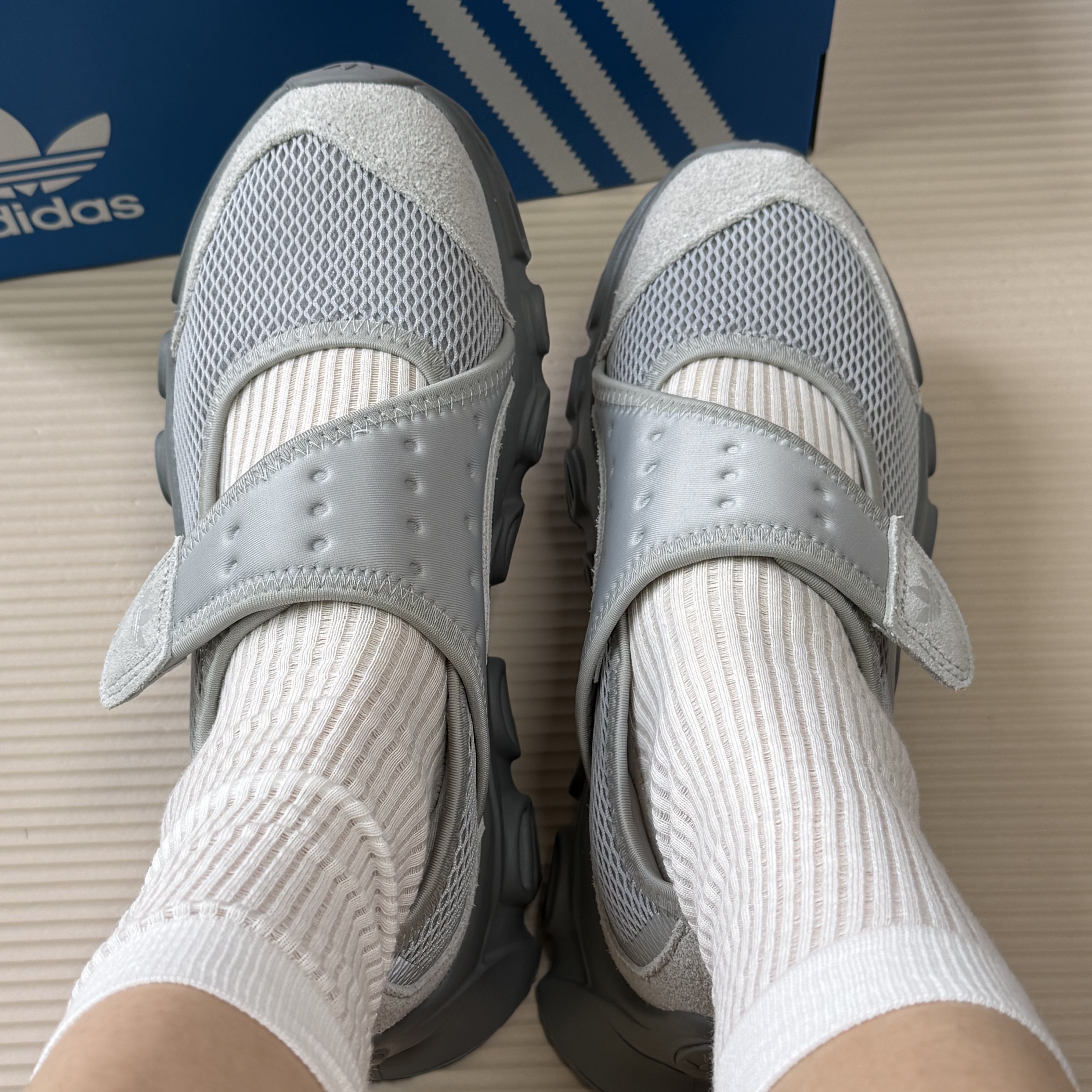 (W) Adidas Adifom Megajane Grey Three Grey Two 착용 스타일 - 2