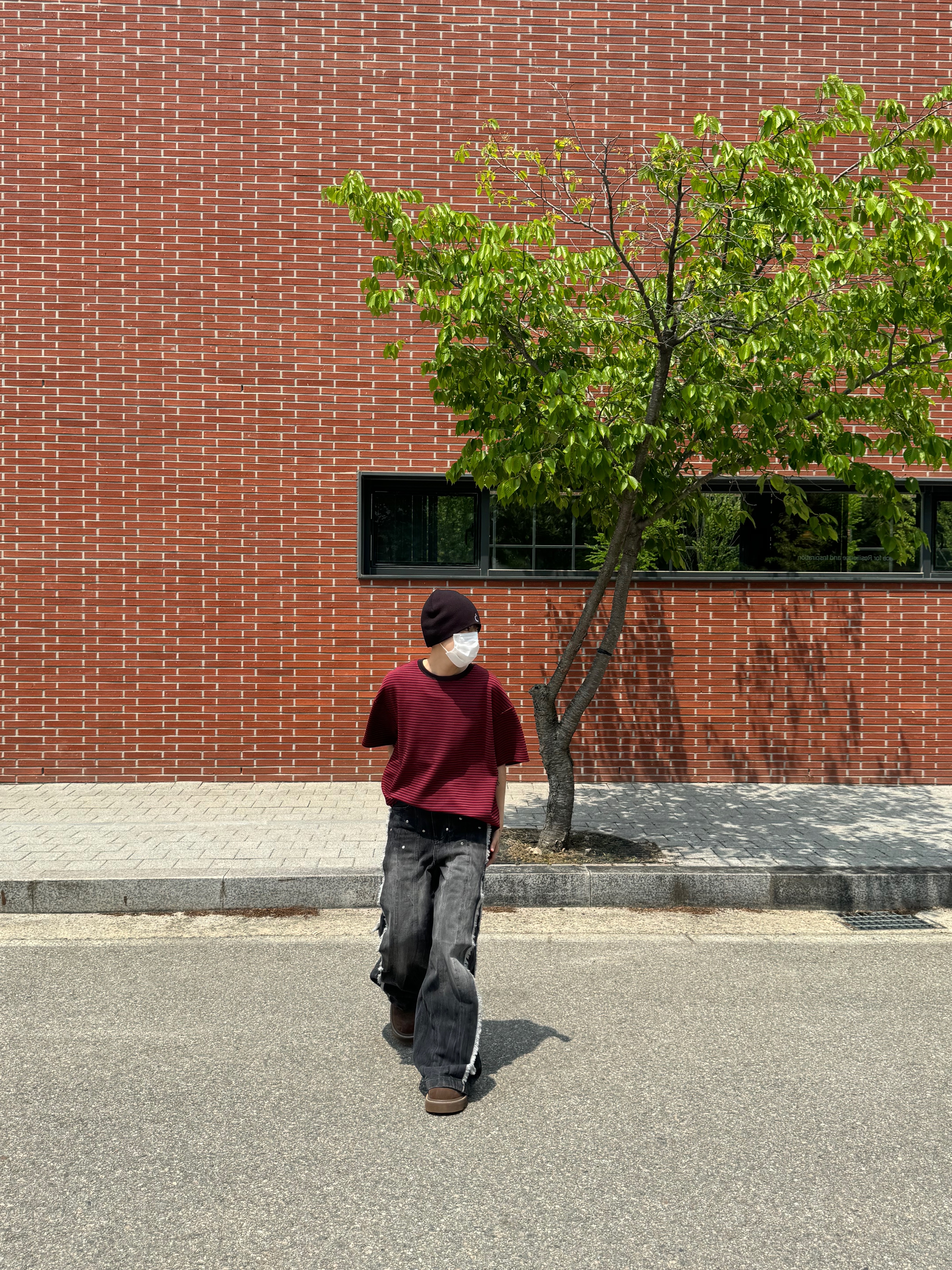 Hono Report Stripe T-Shirt Red Stripe 착용 스타일 - 5