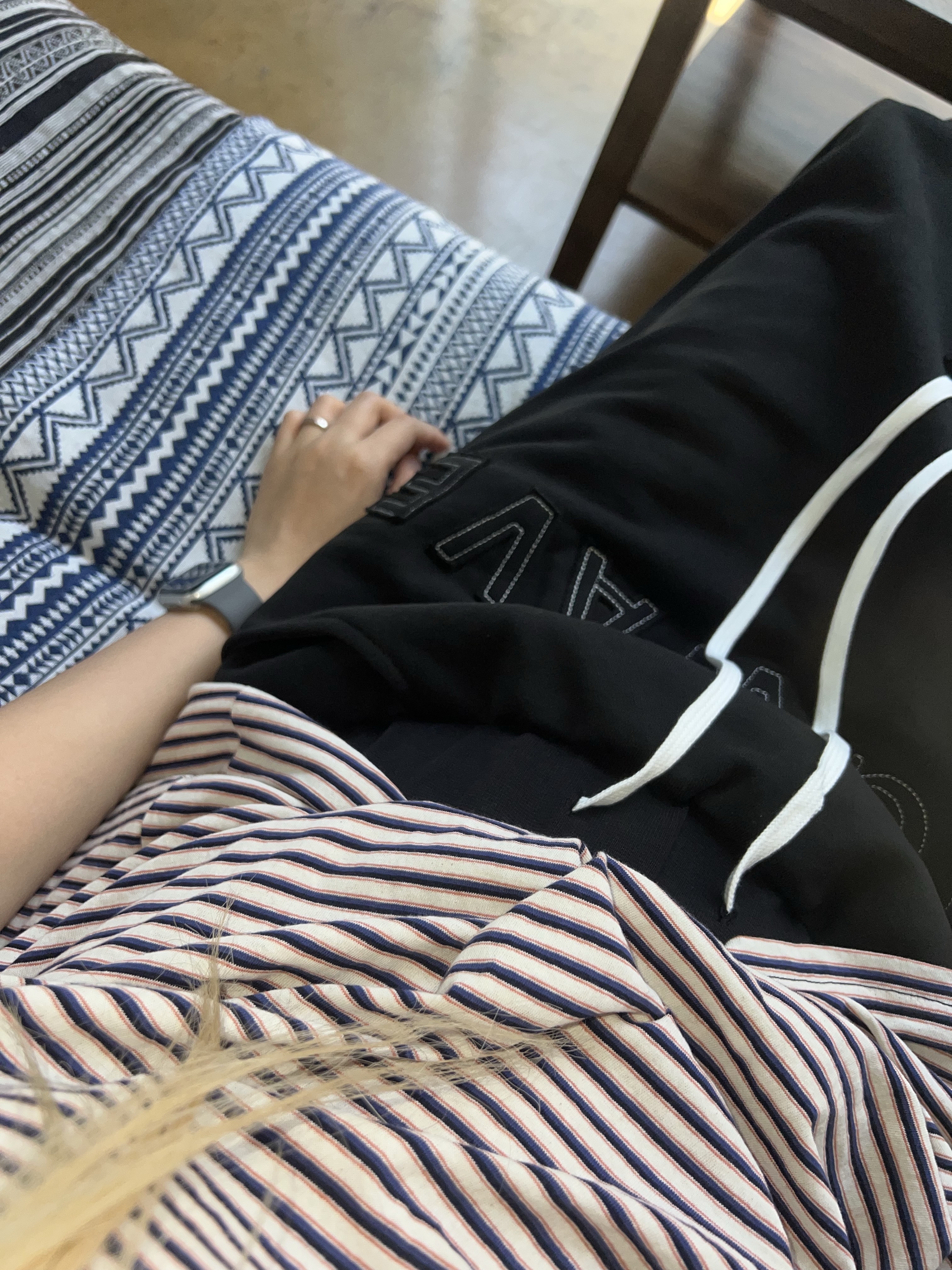 Hono Report Stripe T-Shirt Blue Stripe 착용 스타일 - 1