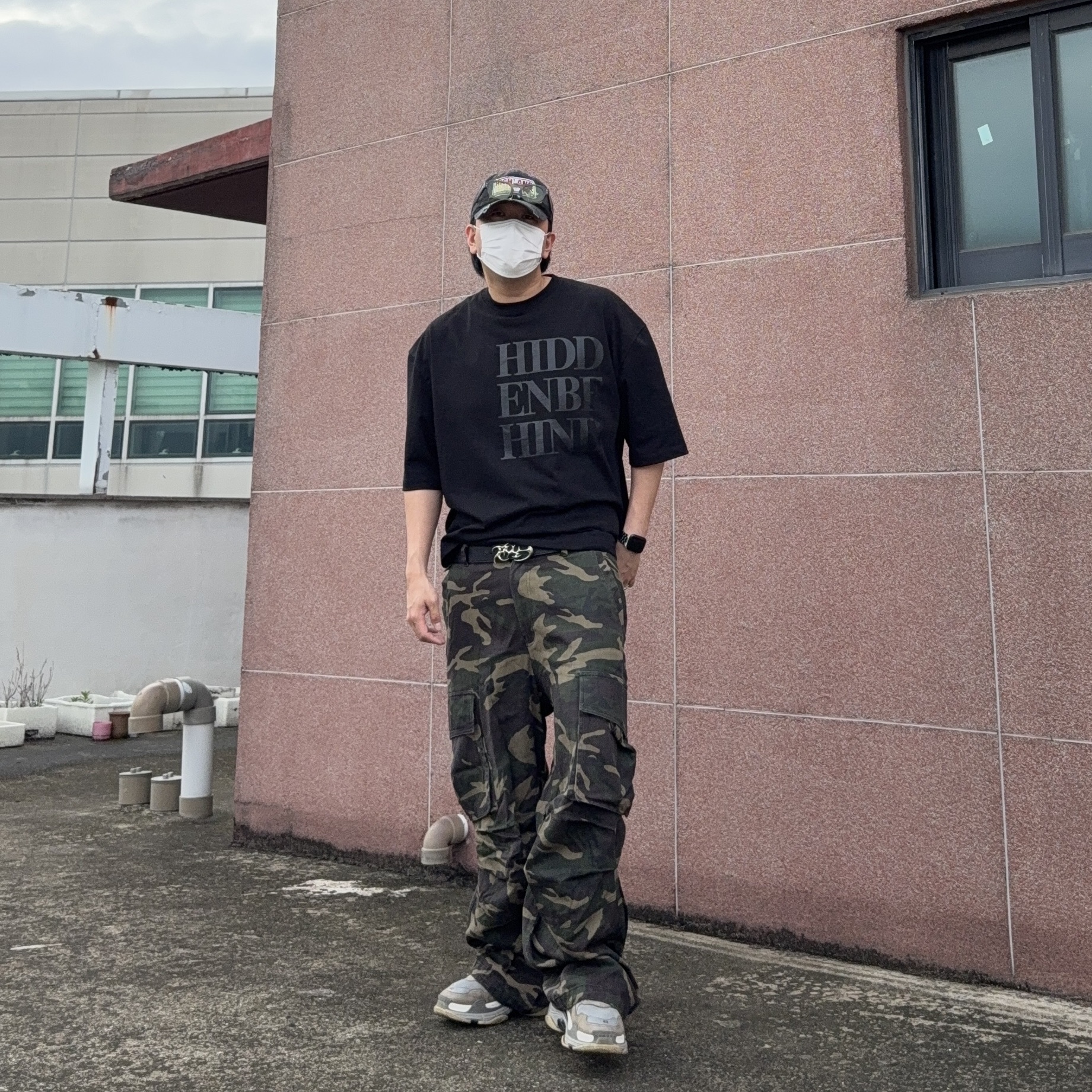 Balenciaga Triple S Grey 2018 착용 스타일 - 1