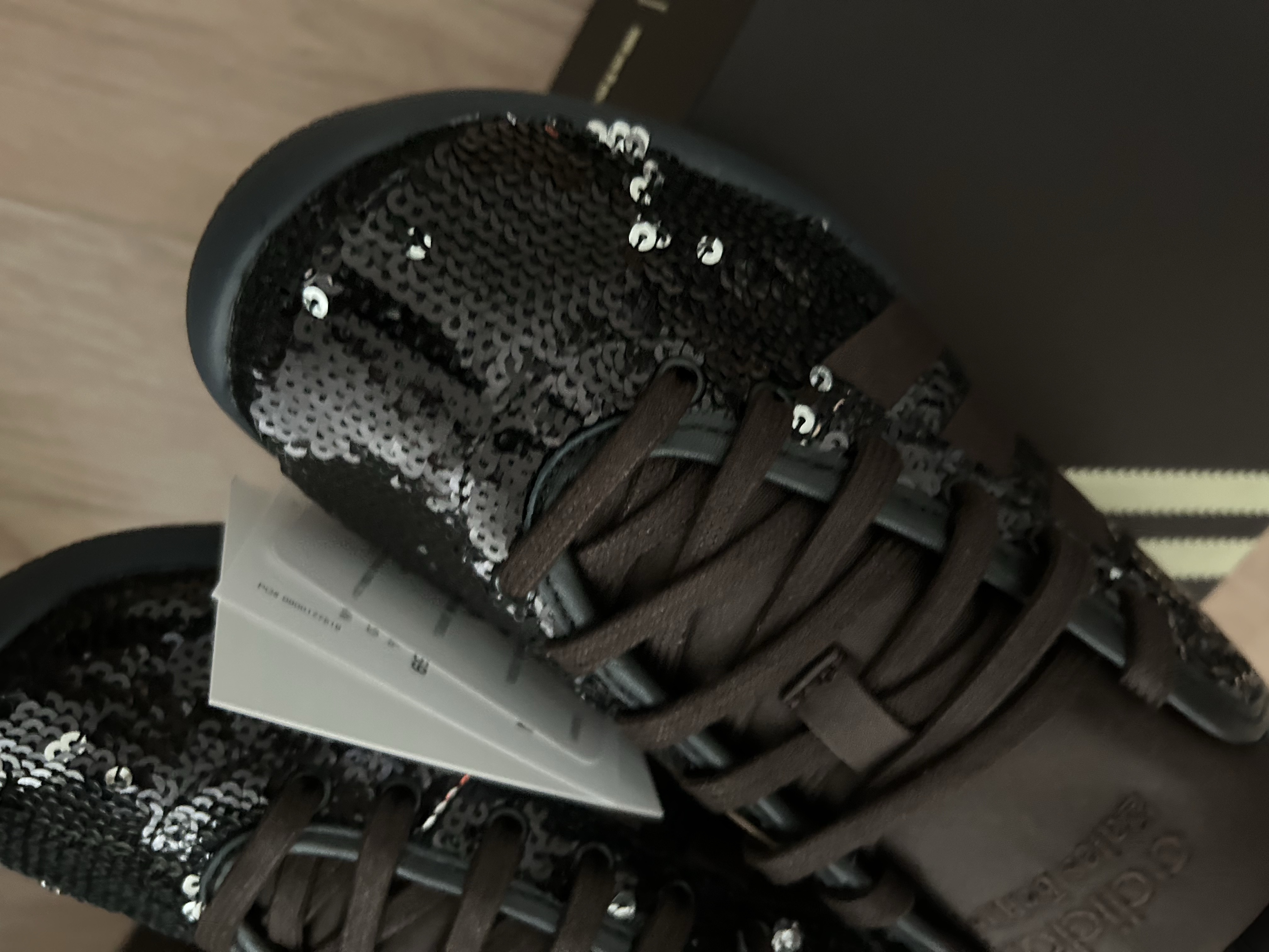 Adidas x Wales Bonner Karintha Sequin Black Silver 착용 스타일