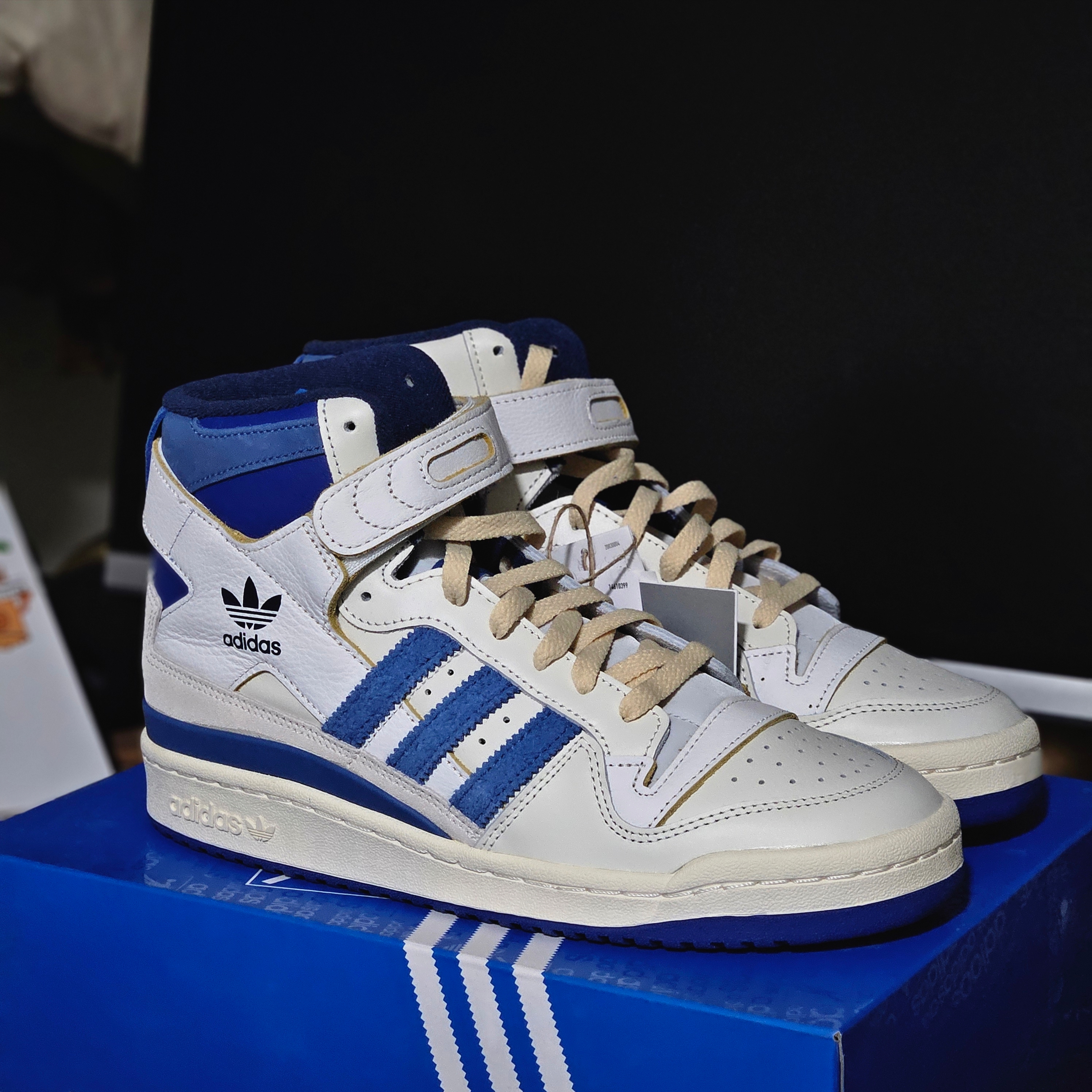 Adidas OG Forum 84 High Blue Thread 착용 스타일