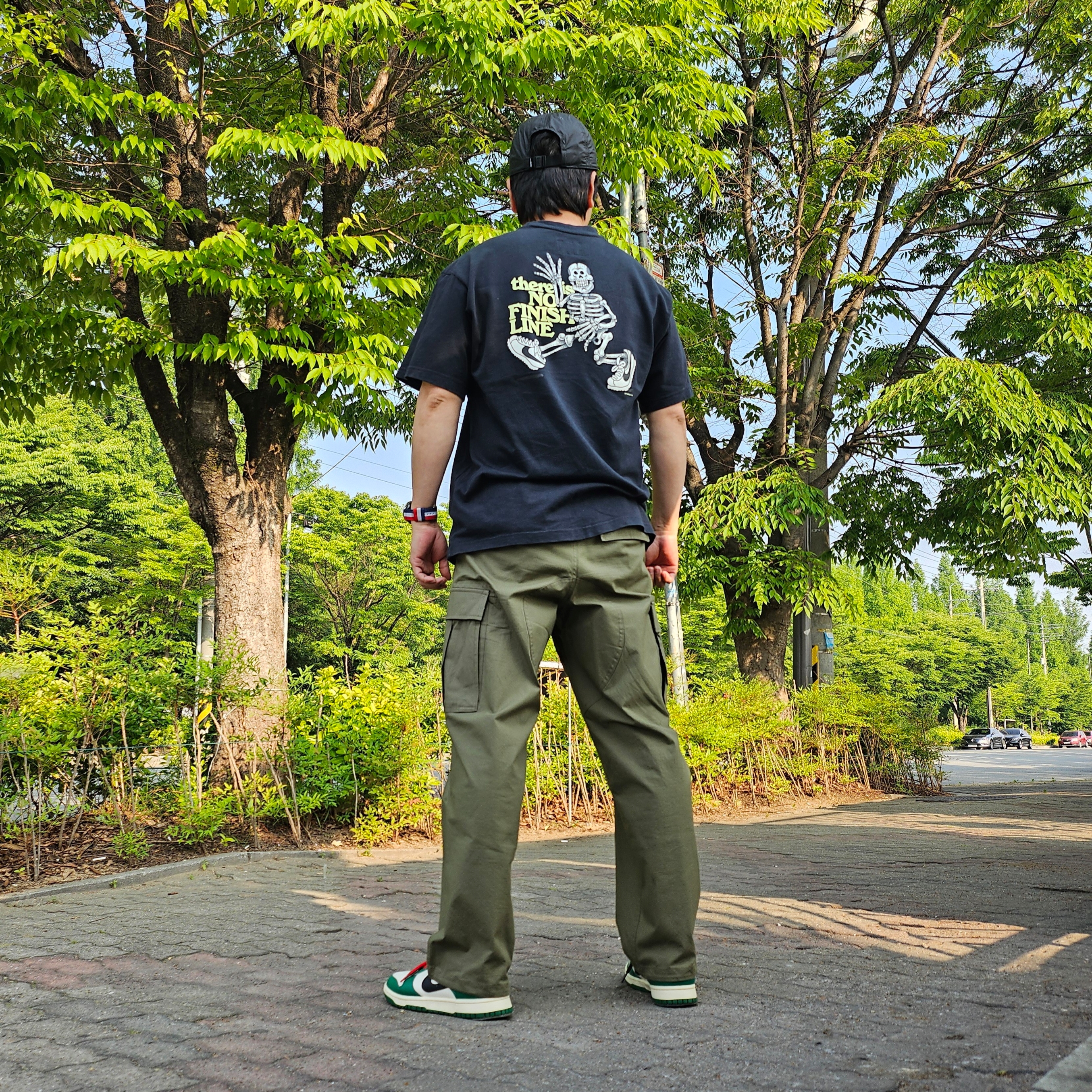 Nike ACG Trail Cap Black, Nike SB Kearny Skate Cargo Pants Medium Olive - Asia 착용 스타일 - 3