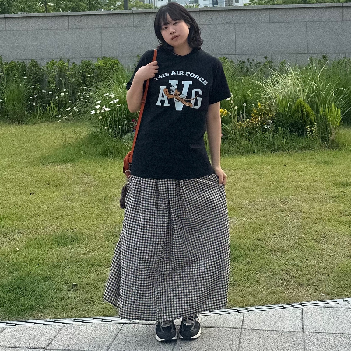 Gildan X American Collection AVG TIGER T-Shirt Black 착용 스타일 - 2