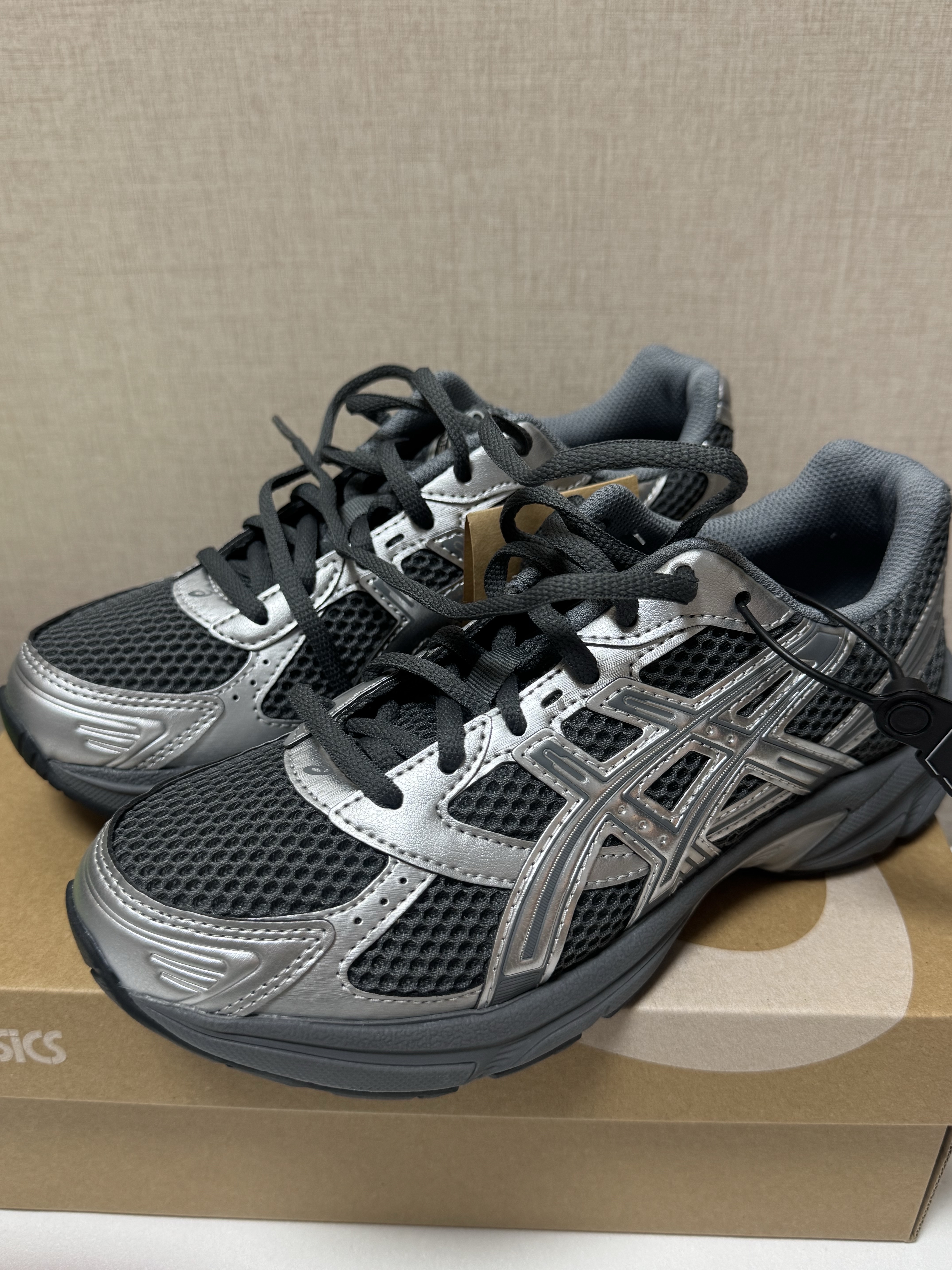 Asics Gel-1130 Steel Grey Pure Silver 착용 스타일 - 2