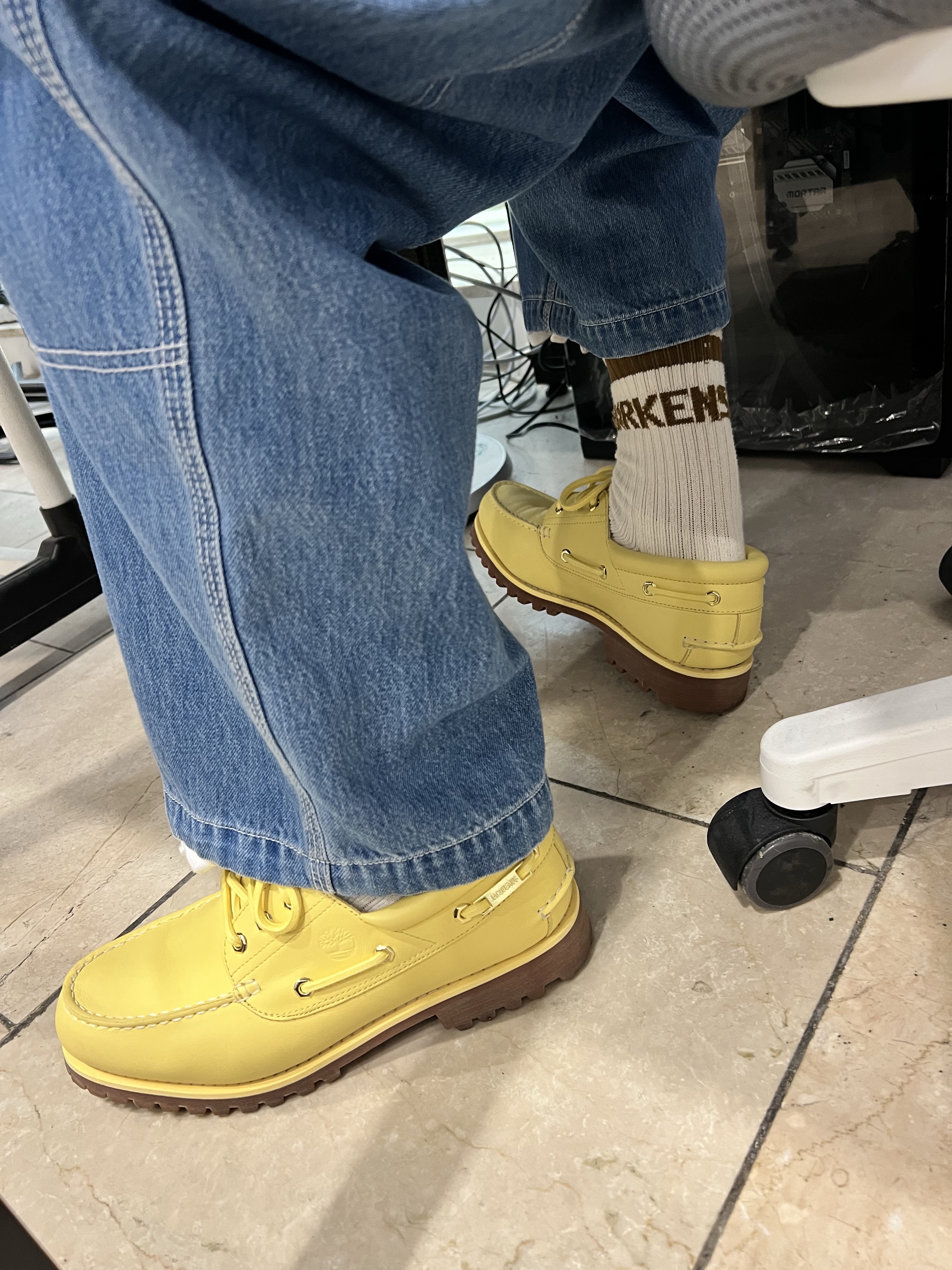 Timberland x Jacquemus 3-Eye Lug Boat Shoes Yellow - Medium 착용 스타일 - 3