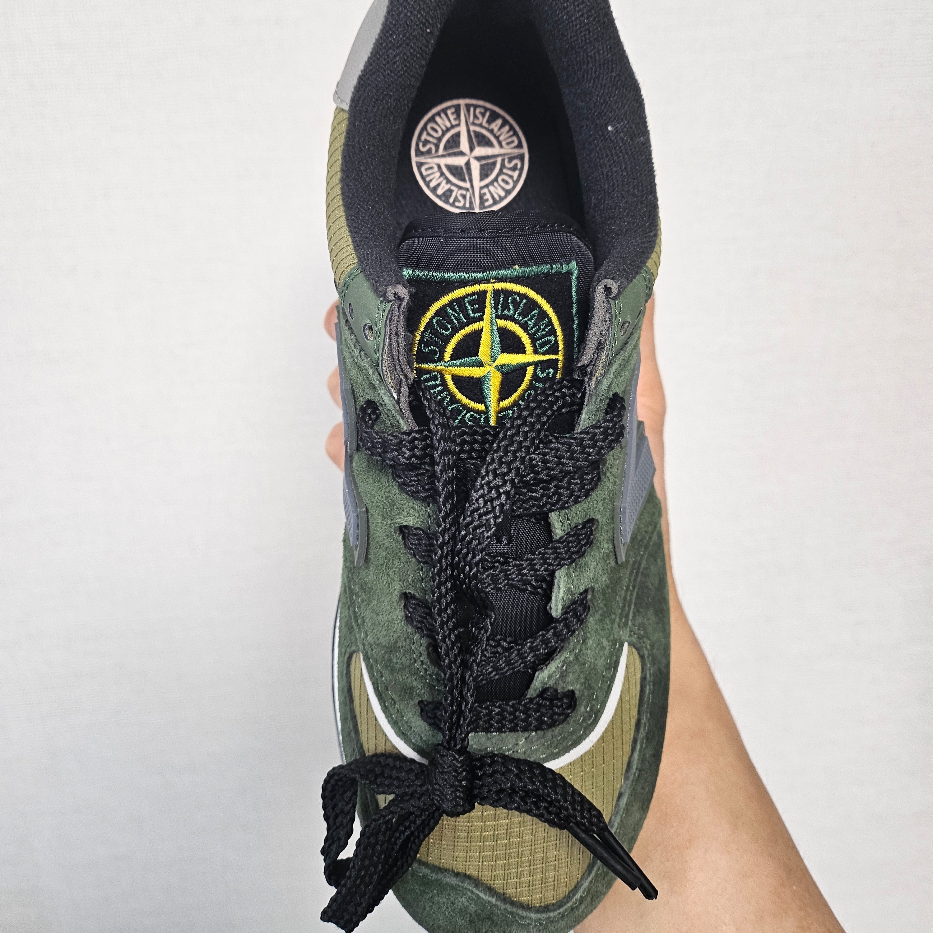 New Balance x Stone Island 574 Legacy Dark Green 착용 스타일 - 3