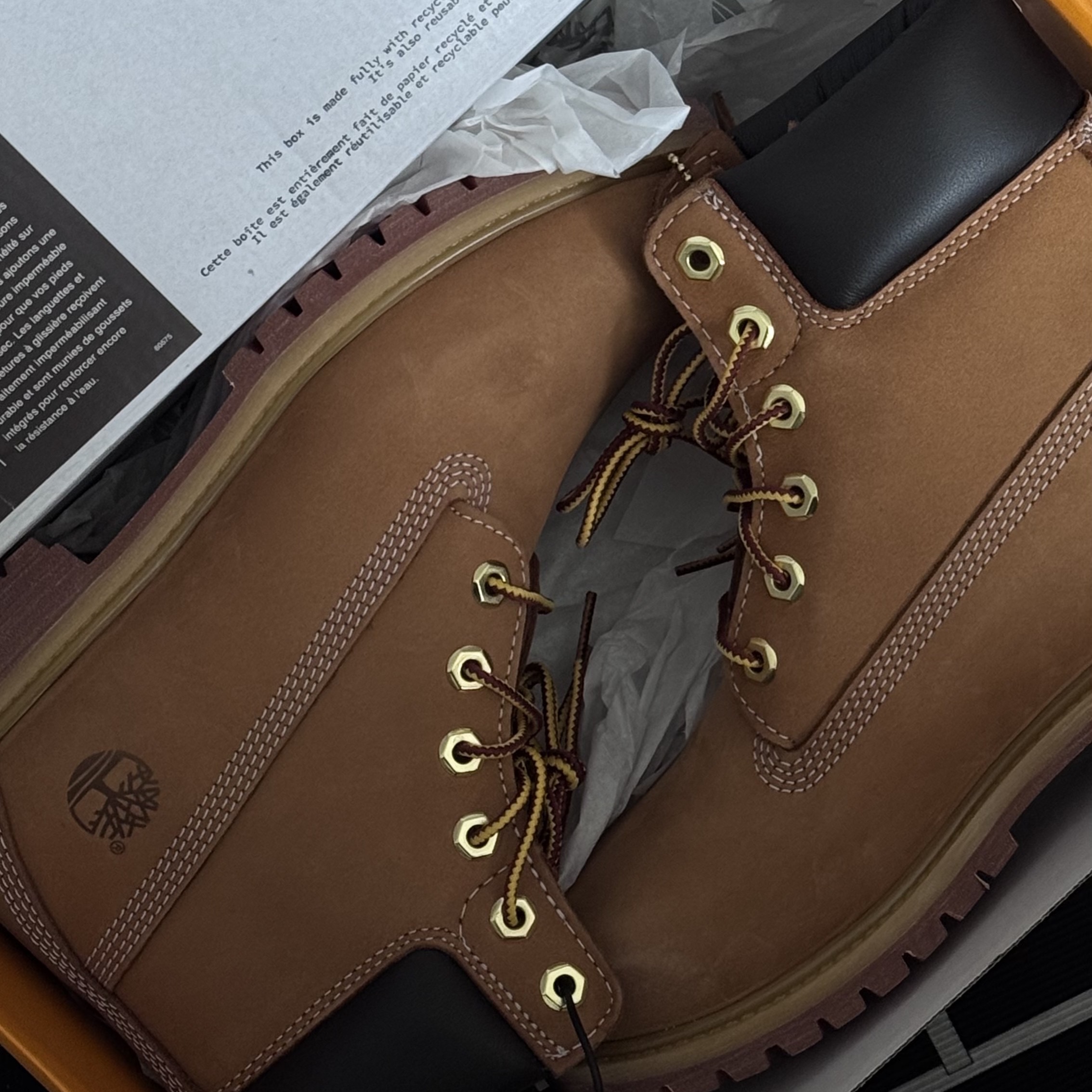 (W) Timberland 6 Inch Premium Waterproof Boot Wheat Nubuck - Medium 착용 스타일