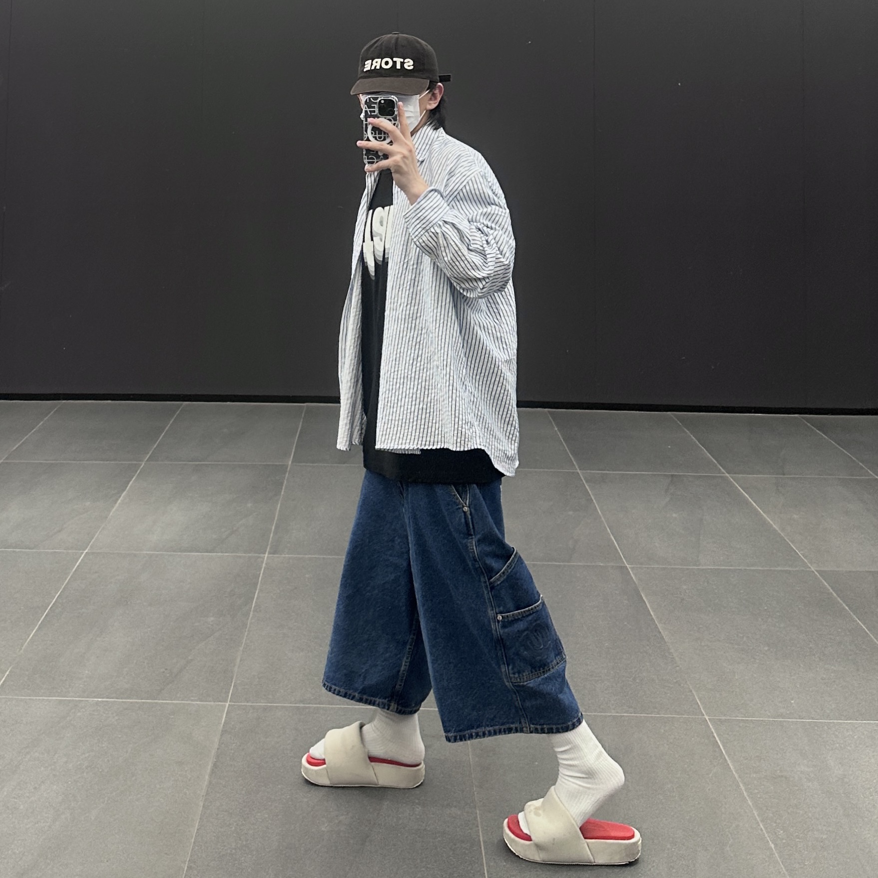 Y-3 Slide Brown Red 착용 스타일 - 2
