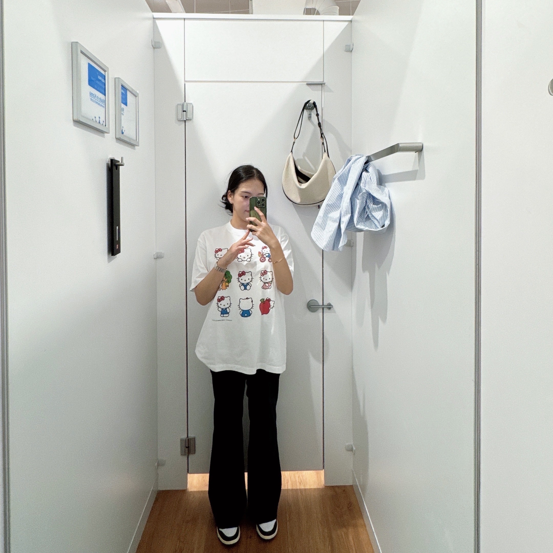 Longines Dolcevita Quartz 32mm Stainless Steel Silver, (W) Nike Dunk Low Vintage Midnight Navy 착용 스타일 - 1