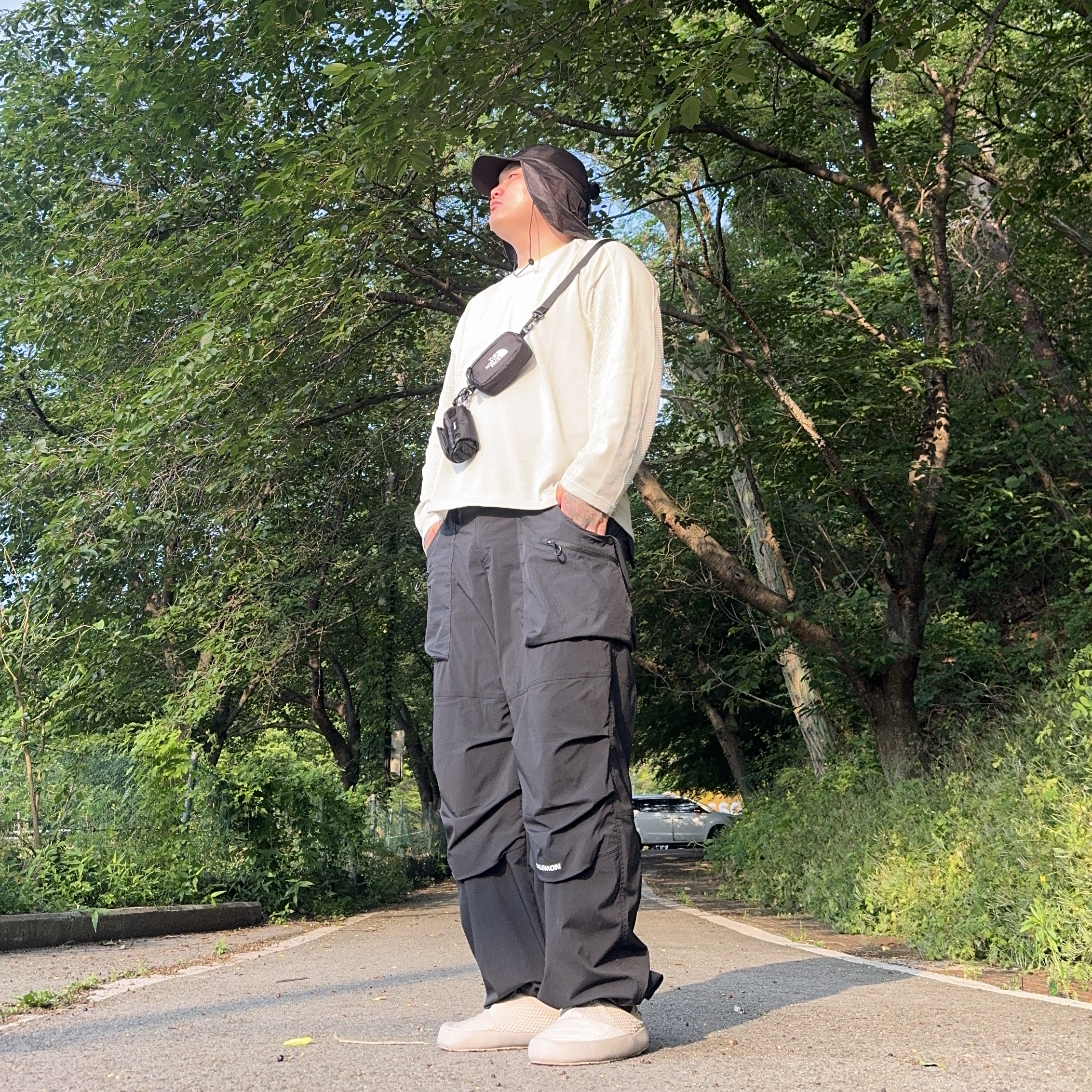 Nike x Stussy L/S Jersey Light Bone (HF3898-072), Salomon Pinnacle Pants Black 착용 스타일