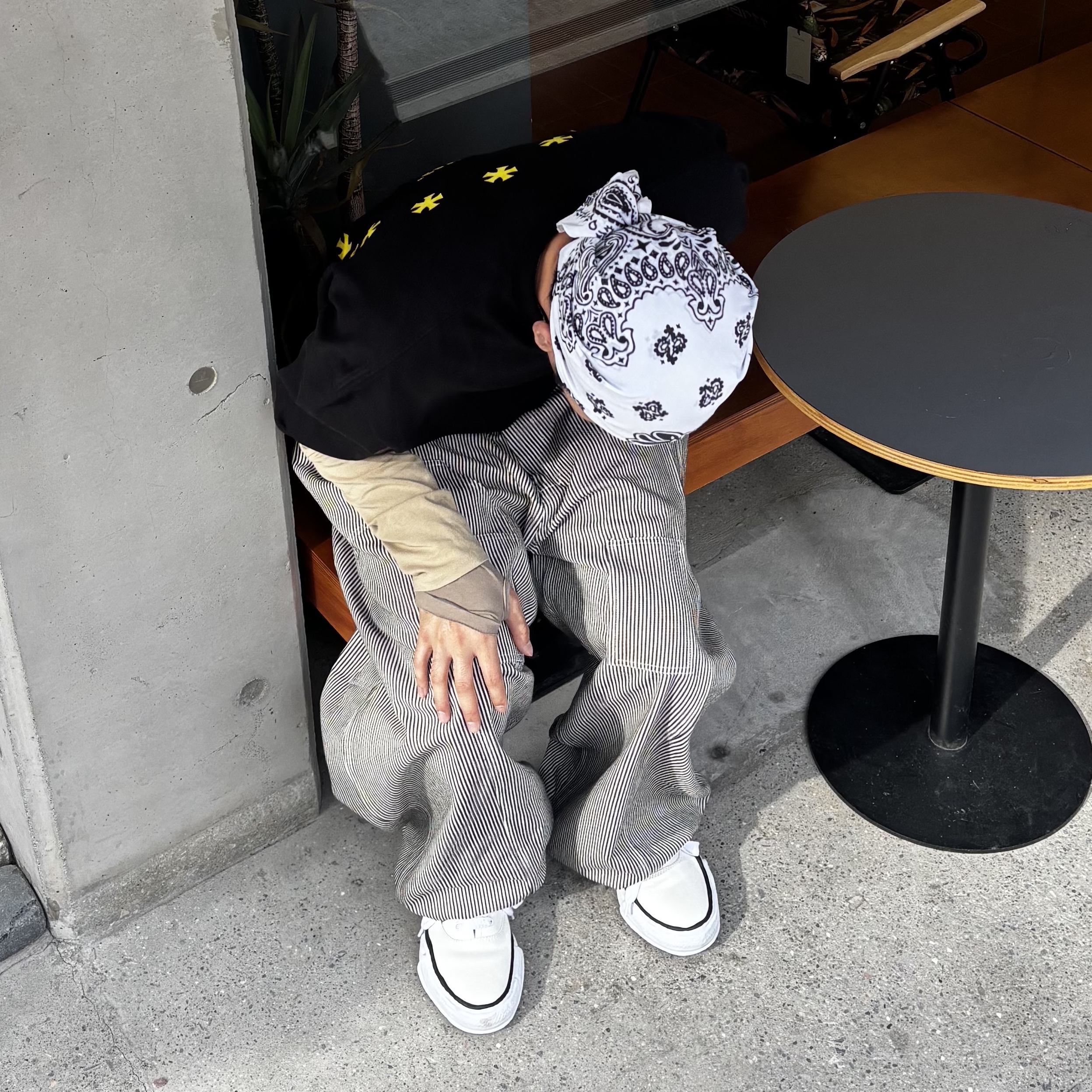 Maison Mihara Yasuhiro Baker OG Sole Canvas Low Cut Sneakers White 착용 스타일 - 1