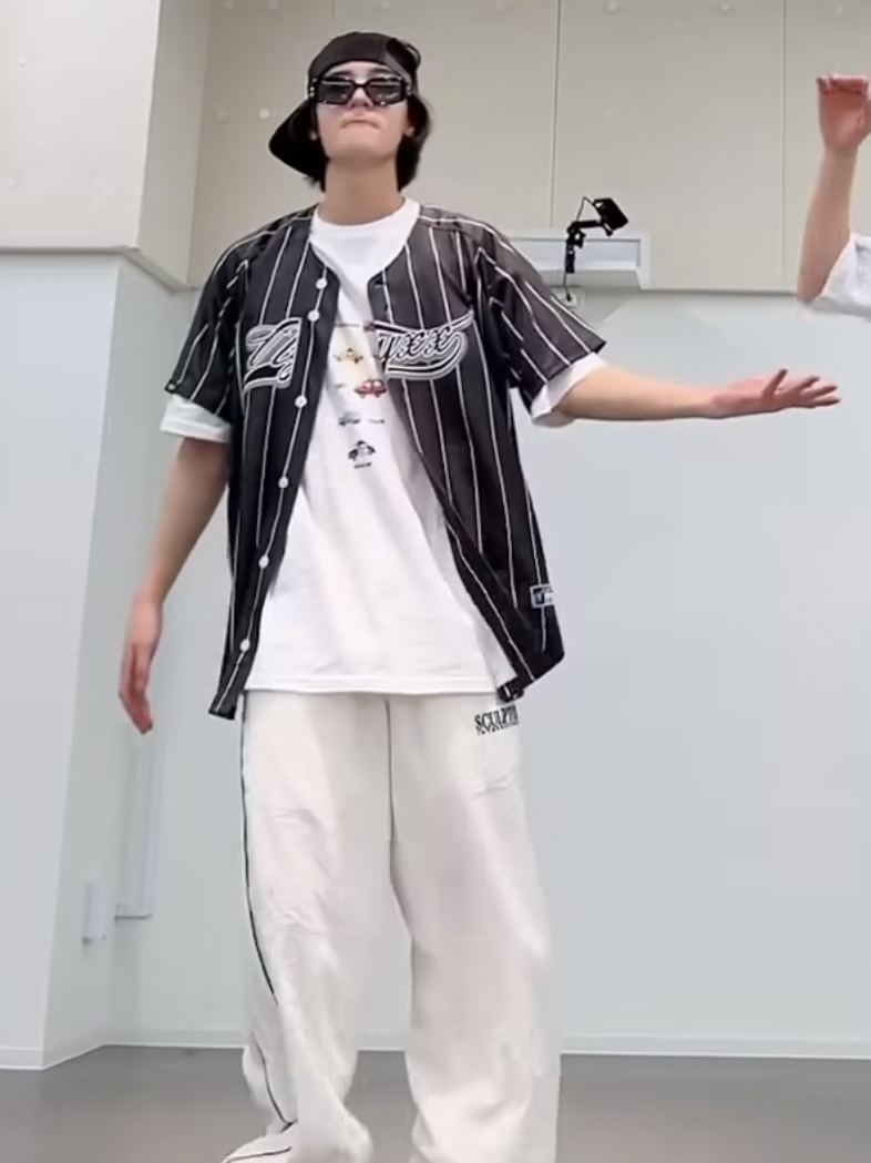 STU Vehicle Printing T-shirt White 착용 스타일