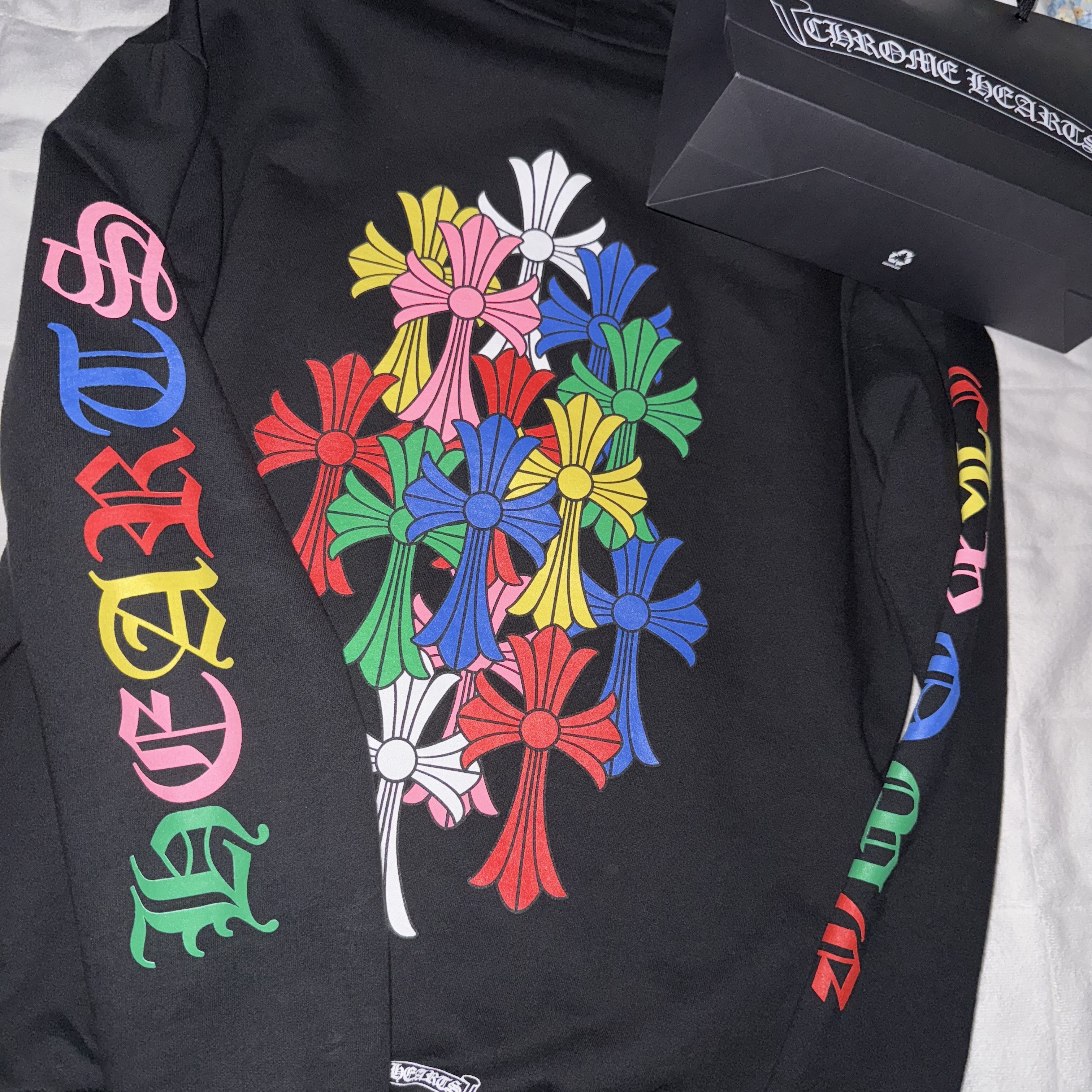 Chrome Hearts Multi Color Cross Cemetery Hoodie Black 착용 스타일 - 2