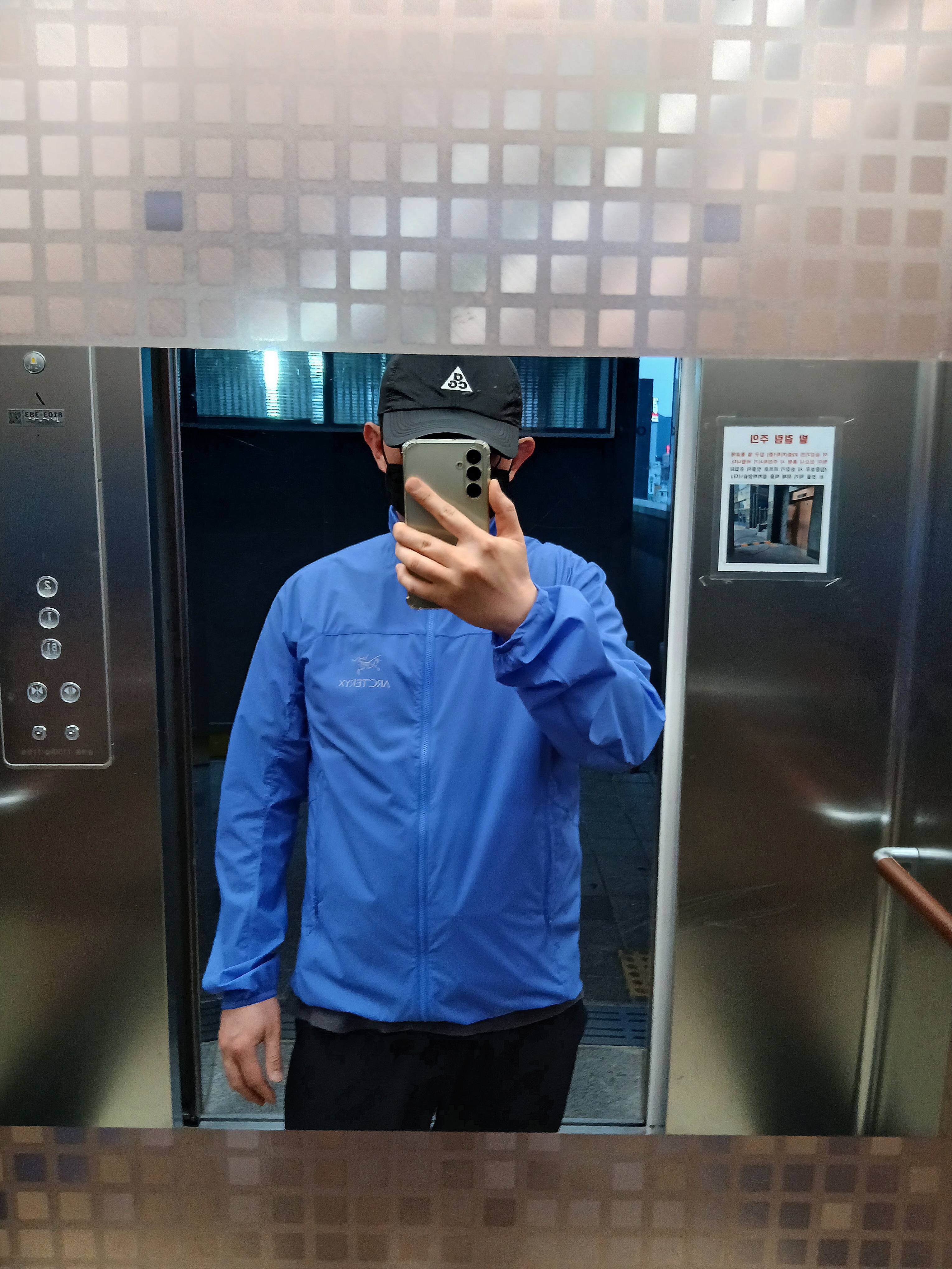 Nike ACG Trail Cap Black, Arc'teryx Squamish Jacket Black 착용 스타일 - 7