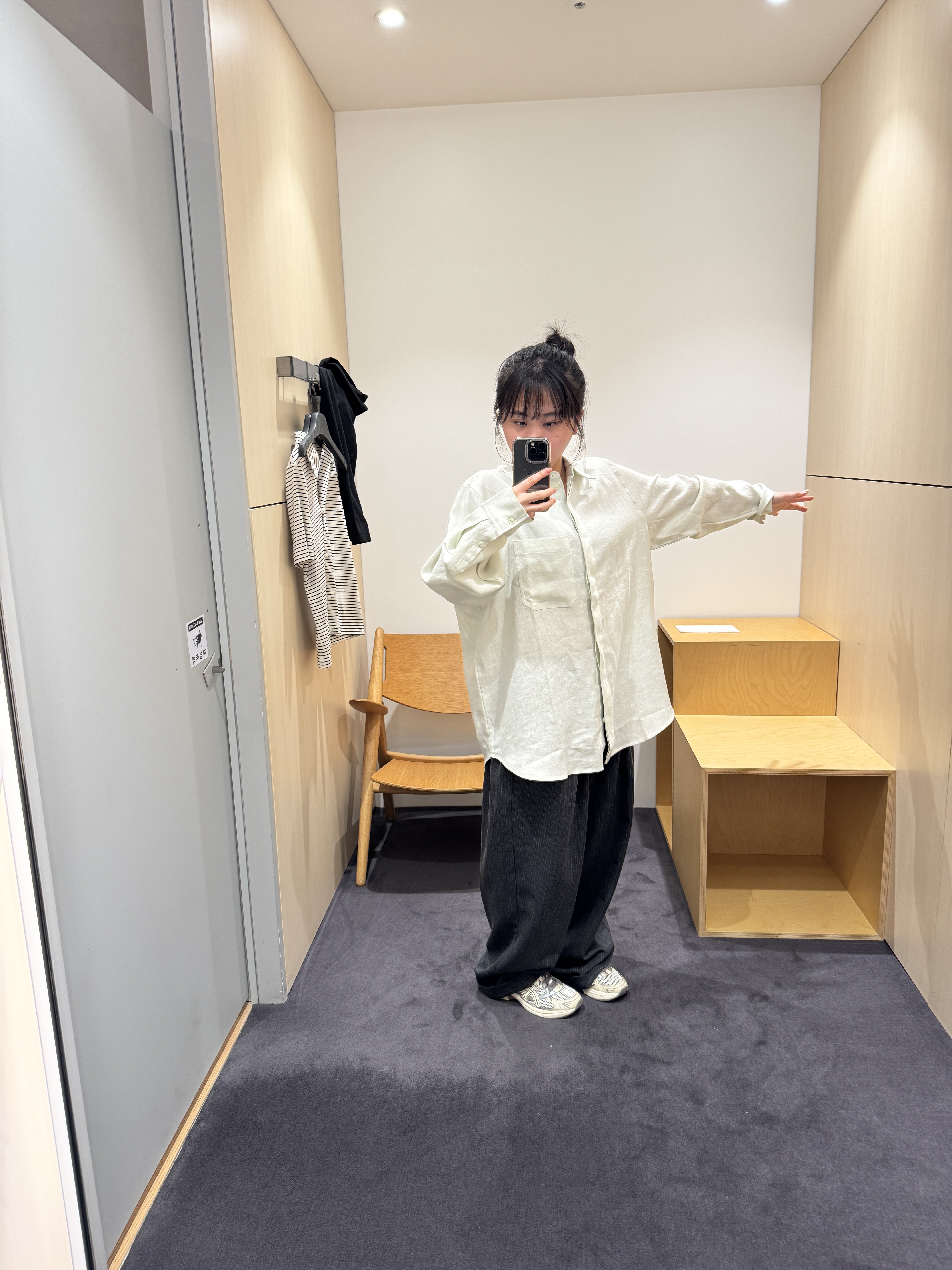 Karactor Herringbone Pleat Pants Charcoal, Asics Gel-1130 Birch Dark Taupe - Korea Exclusive 착용 스타일 - 2