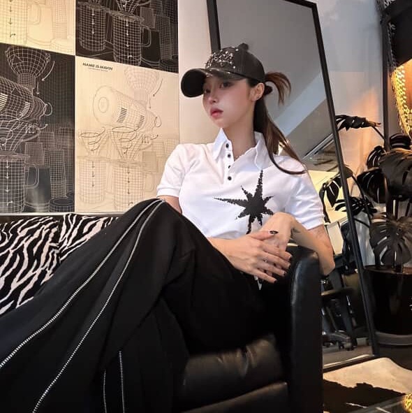 Smokeastar Smoke U Polo White, Smokeastar Diagonal Stud Zip Sweat Pants Black 착용 스타일 - 2
