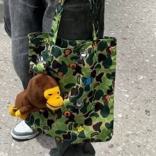 BAPE Baby Milo Plush Doll Recycle Tote Bag Green 착용 스타일 - 2