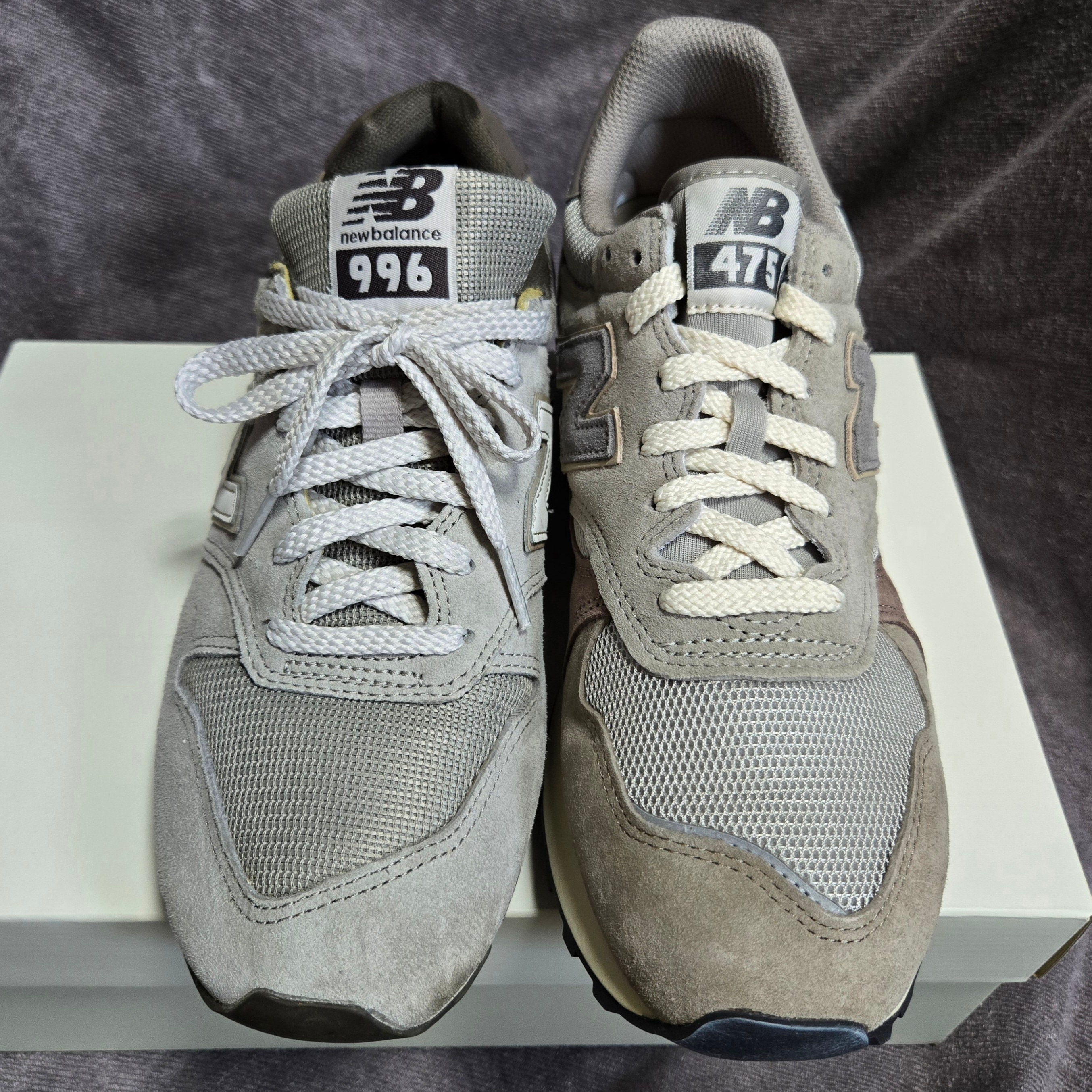 New Balance x Auralee 475 London Fog Taupe Gray, New Balance 574 Grey Sky Blue 착용 스타일 - 5