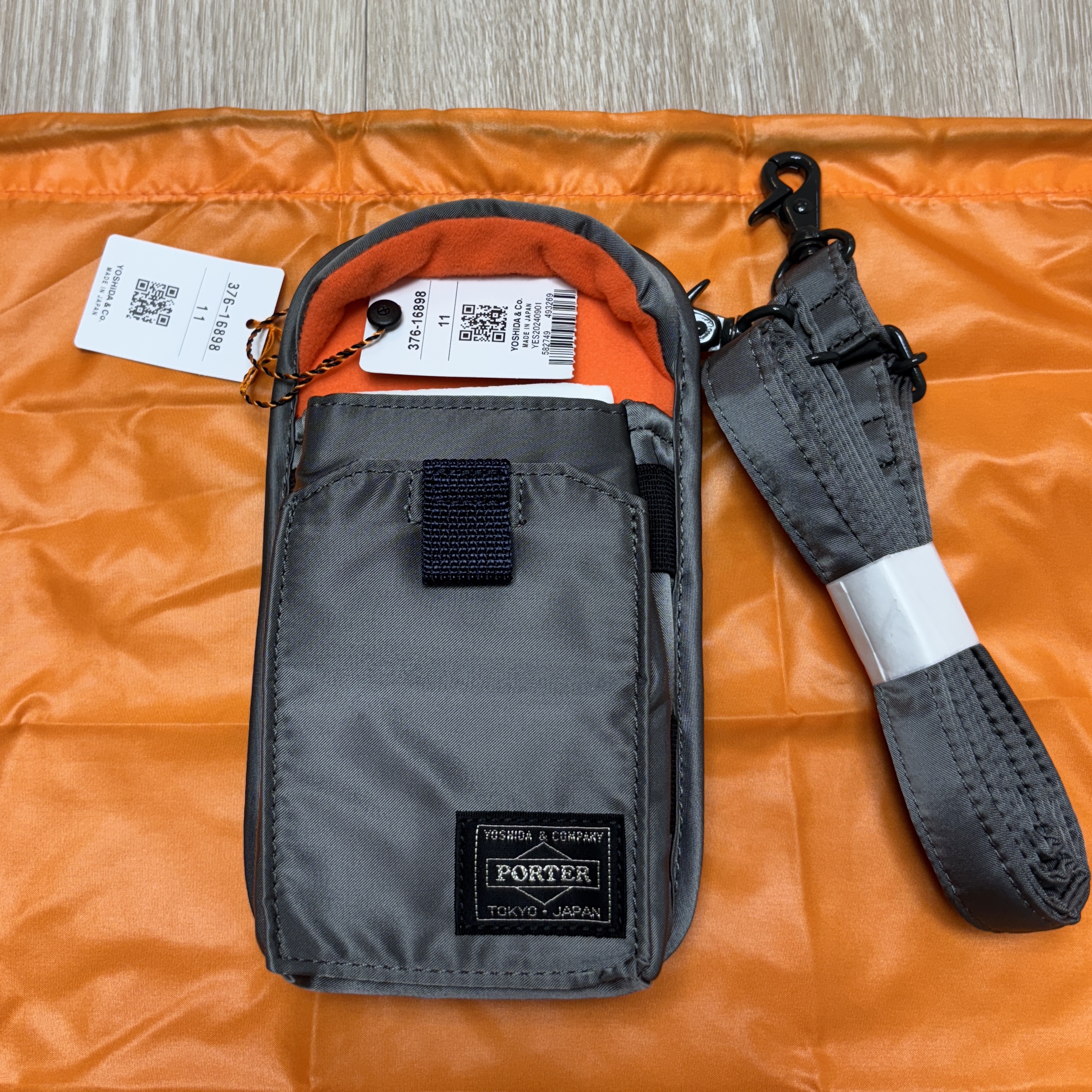 Porter PX Tanker GPS Holder Silver Grey 착용 스타일