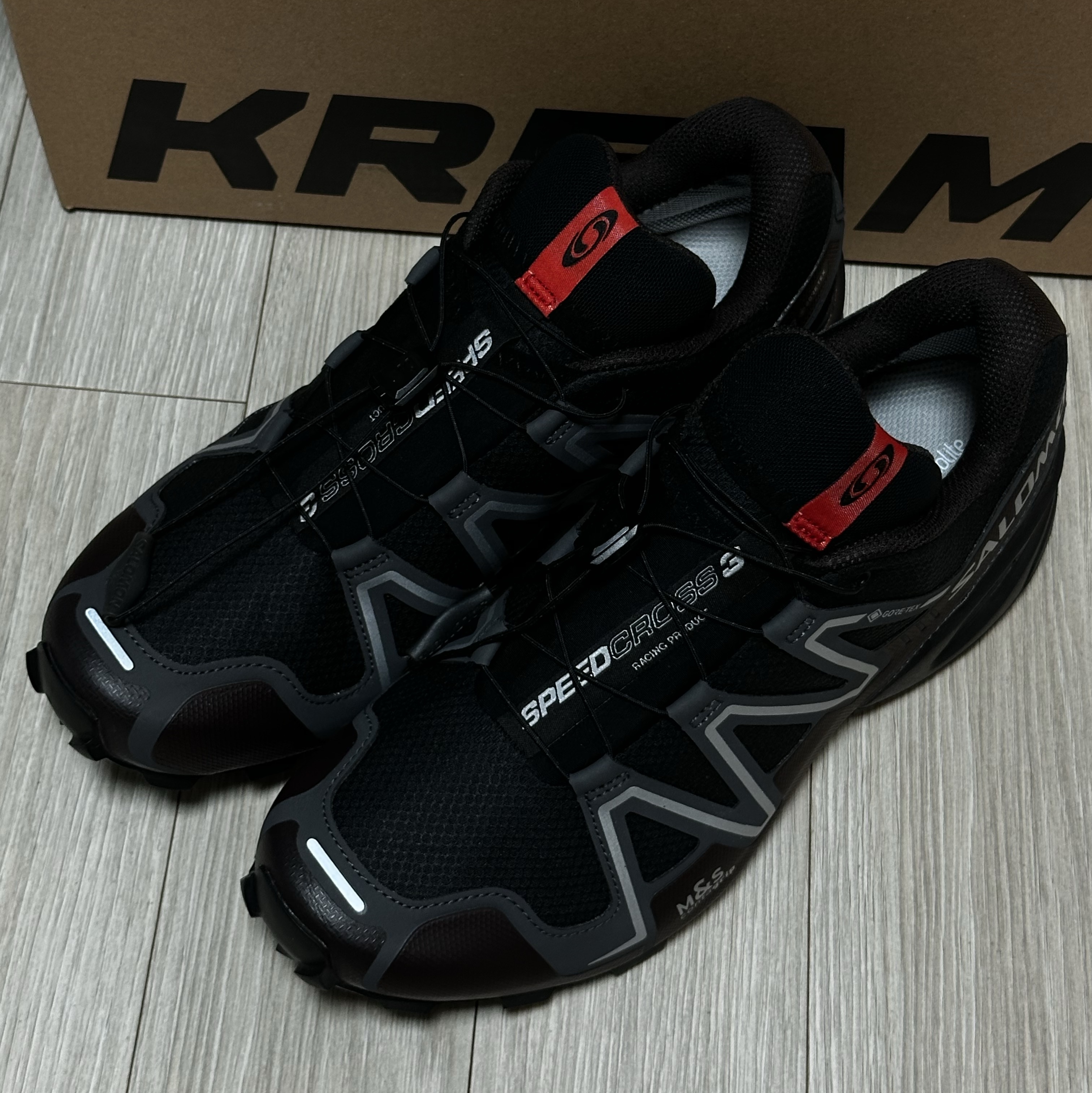 Salomon Speedcross 3 Gore-Tex Black Phantom 착용 스타일