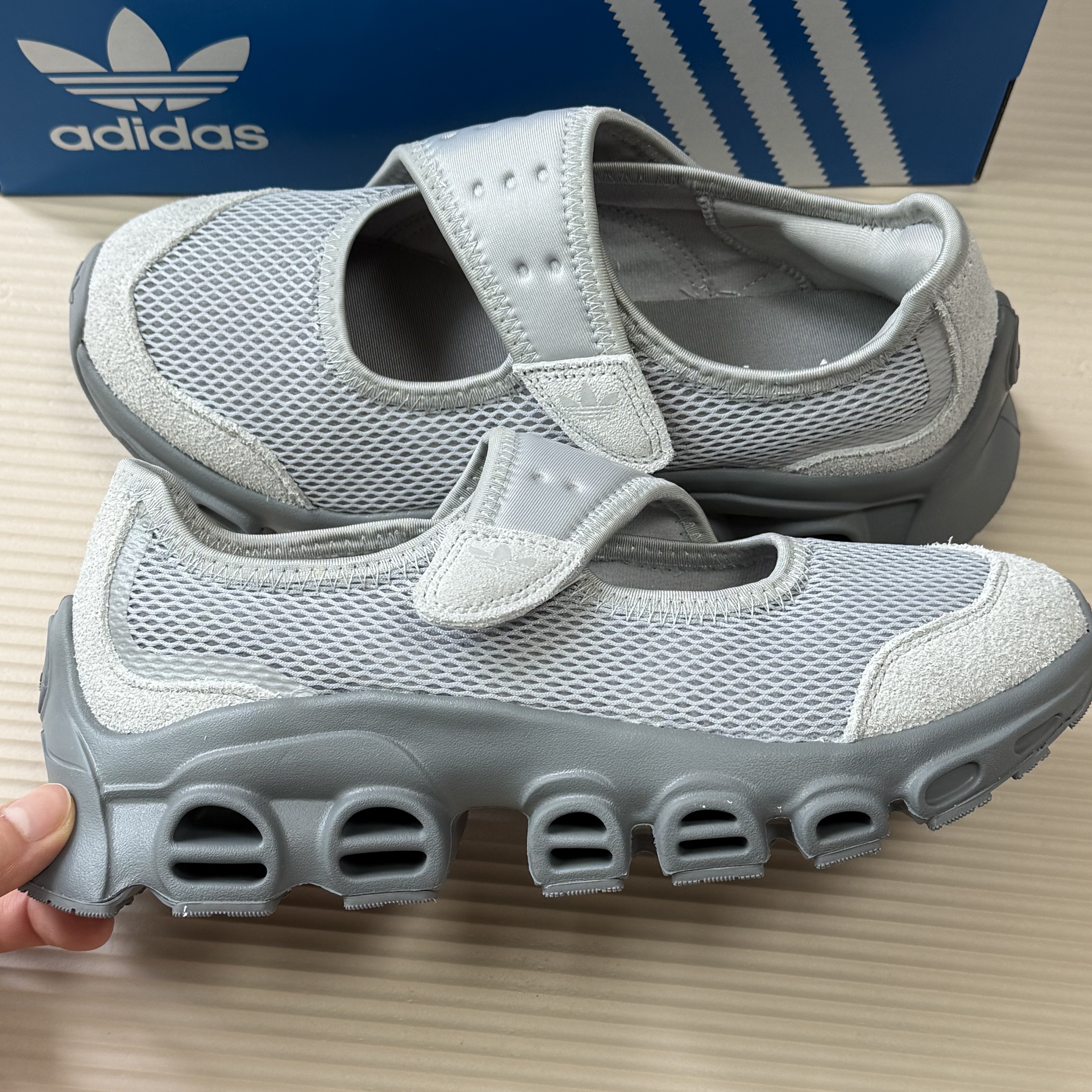 (W) Adidas Adifom Megajane Grey Three Grey Two 착용 스타일 - 1