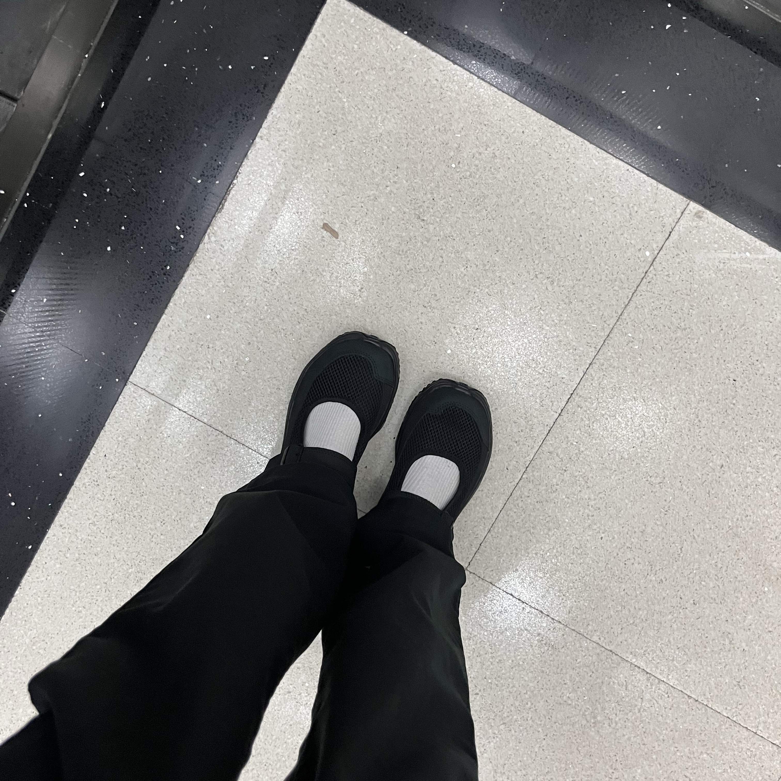 Salomon RX Marie Jeanne Black 착용 스타일