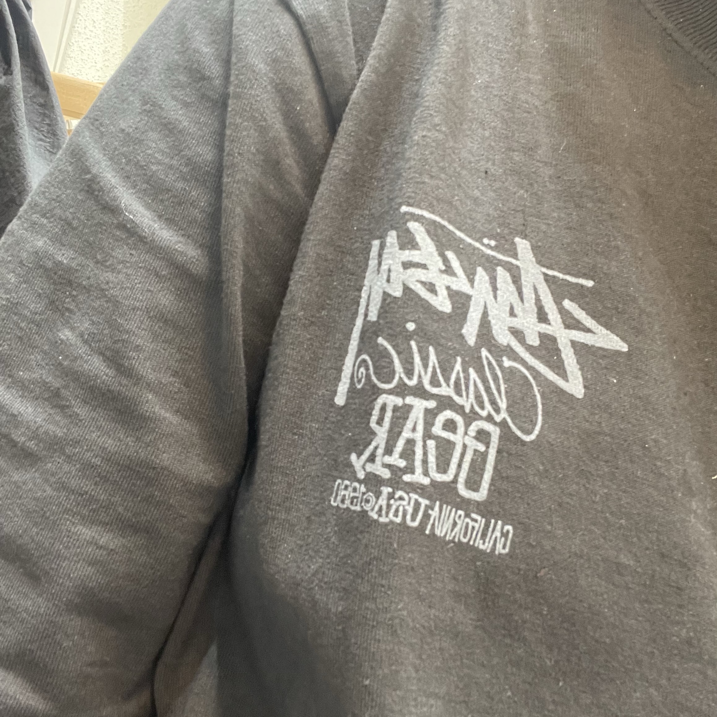 Stussy Pigment Dyed Classic Gear T-Shirt Black 착용 스타일