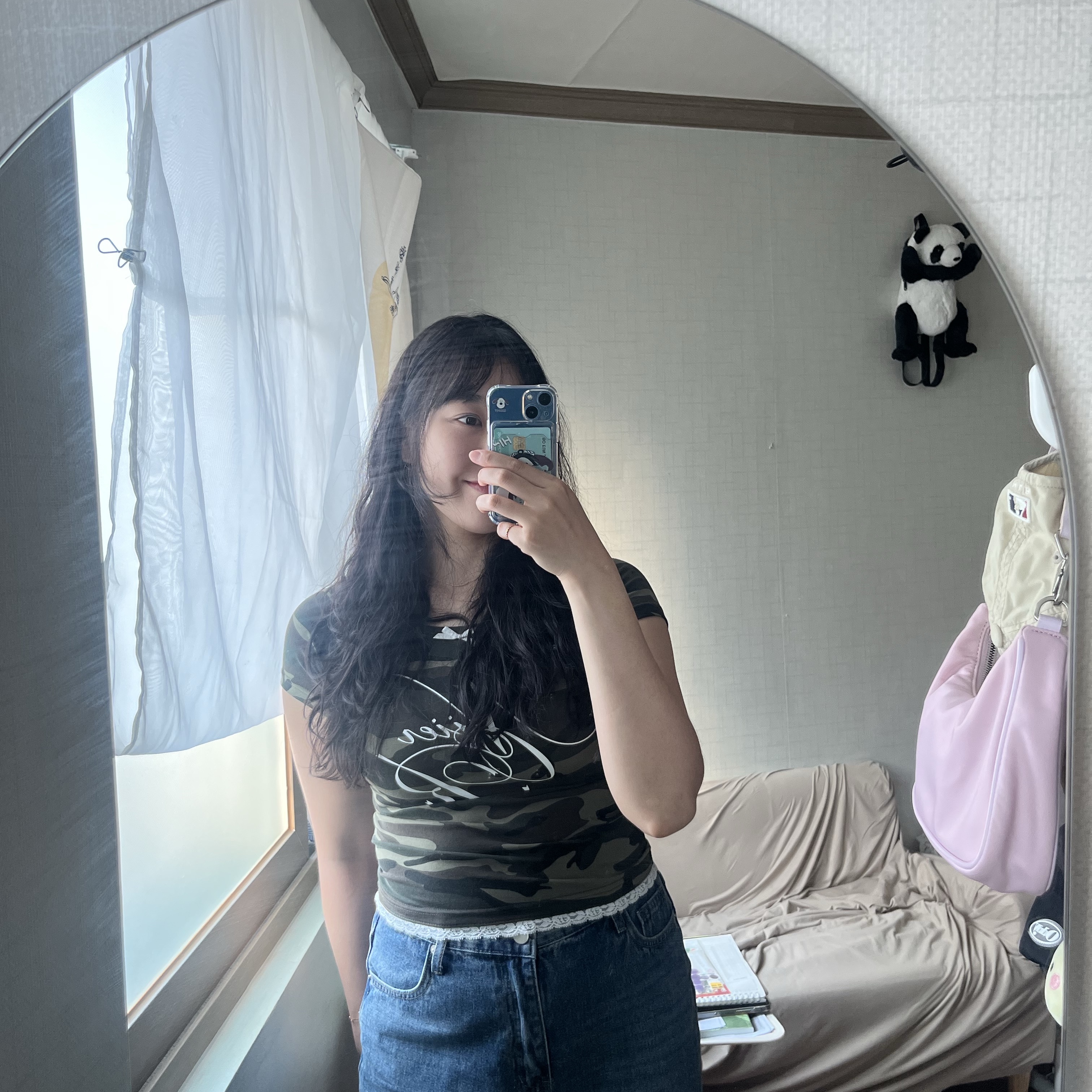 NIIER NOR Lace Off Shoulder Crop Top Camo 착용 스타일 - 3