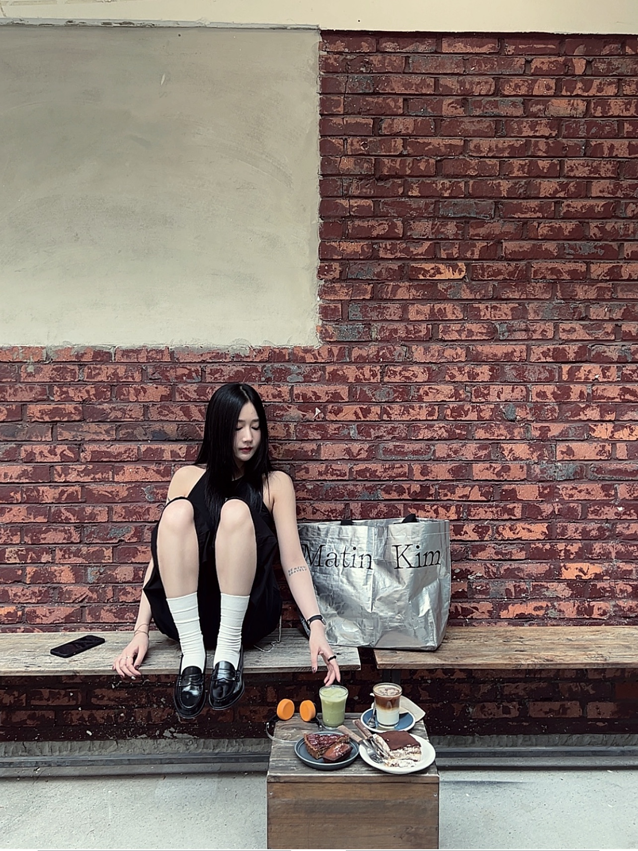 Matin Kim Matin Tarpaulin Shopper Bag Silver, Haruta HS-6550 Penny Loafer Black 착용 스타일 - 1