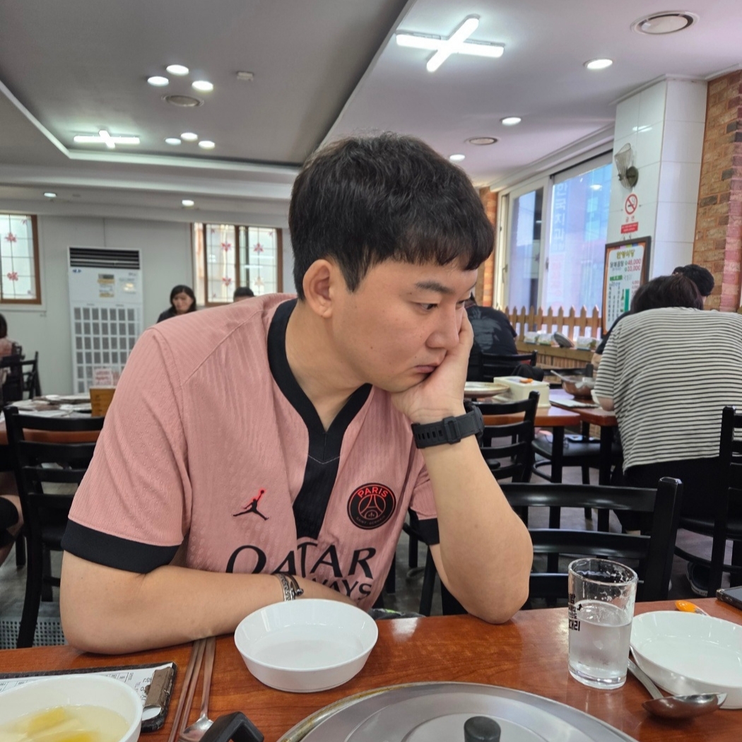 Jordan X Paris Saint-Germain 2024/25 Dri-Fit Stadium 3rd Replica Jersey Rust Pink (Non Marking Ver.) 착용 스타일 - 1