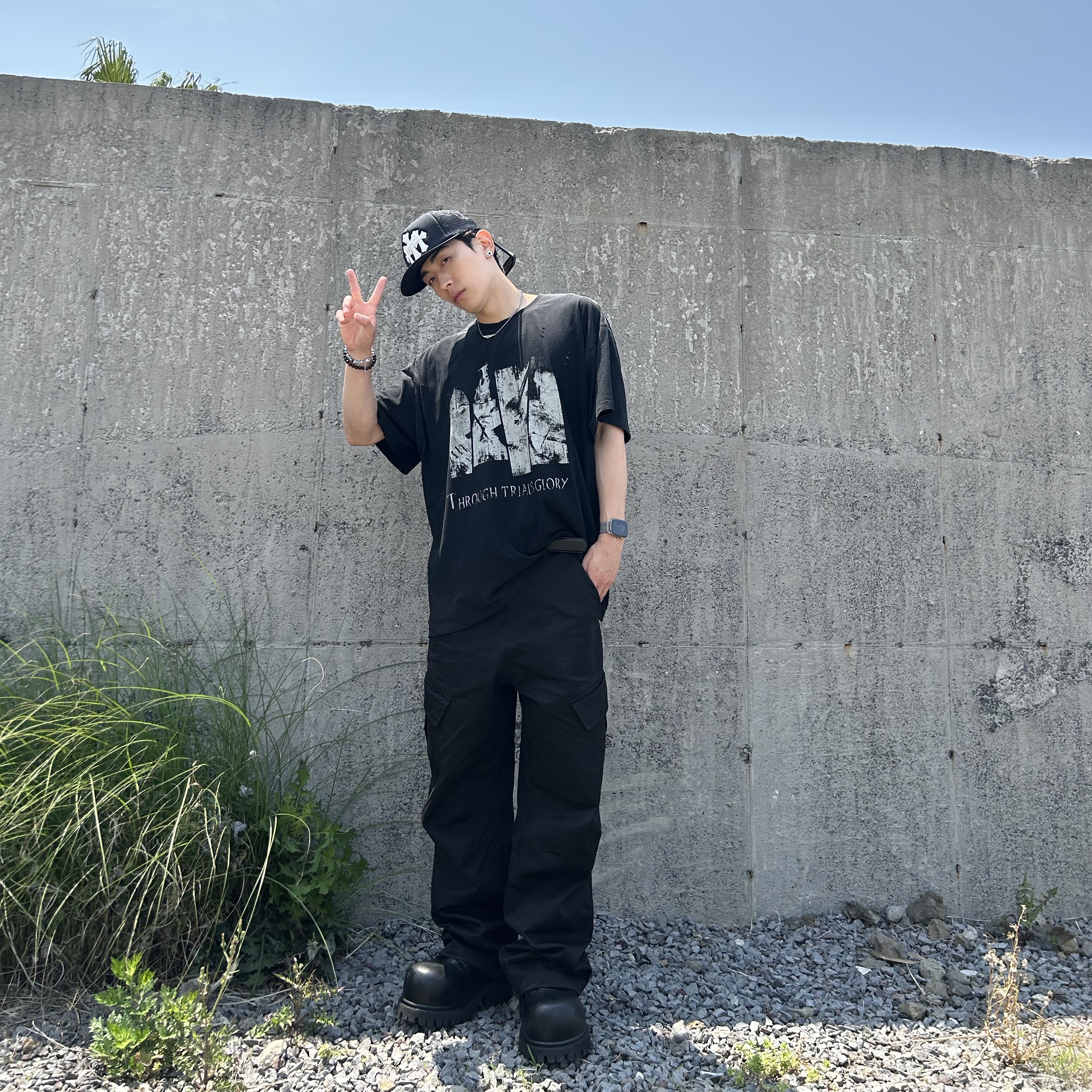 Chrome Hearts Cemetery Trucker Hat Black, Undermycar Mu.109 Anti Fxxking Logo Play Semi-Wide Cargo Pants Black 착용 스타일 - 1