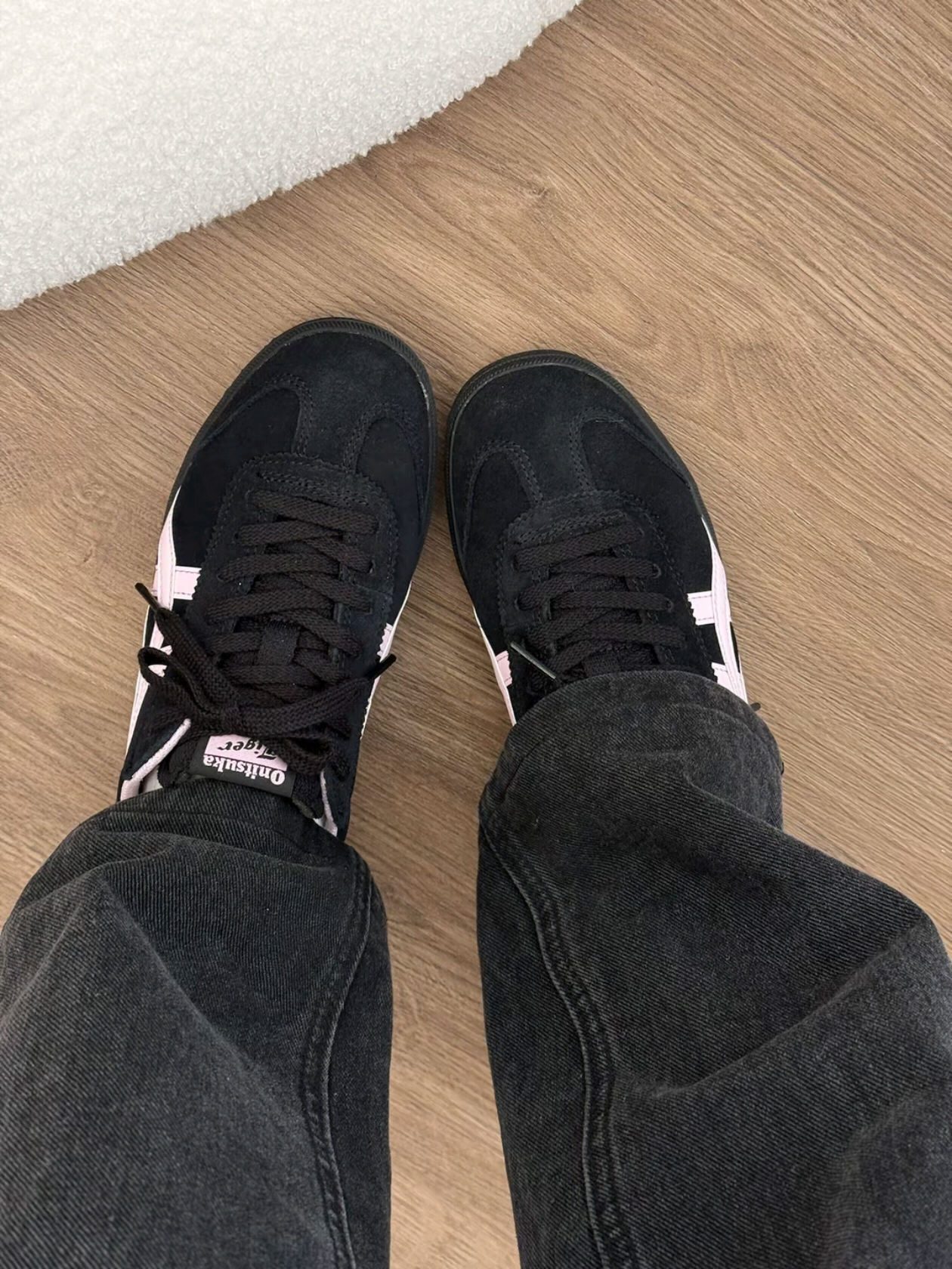 (W) Onitsuka Tiger Tokuten Black Pink 착용 스타일 - 4