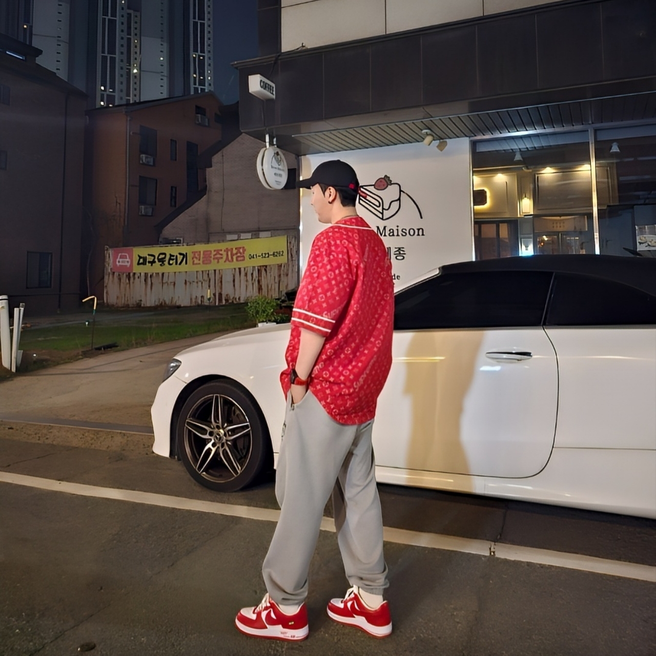 Nike x Stussy NRG ZR Fleece Pants Heather Grey - US/EU, Louis Vuitton x Nike Air Force 1 Low by Virgil Abloh White Comet Red 착용 스타일