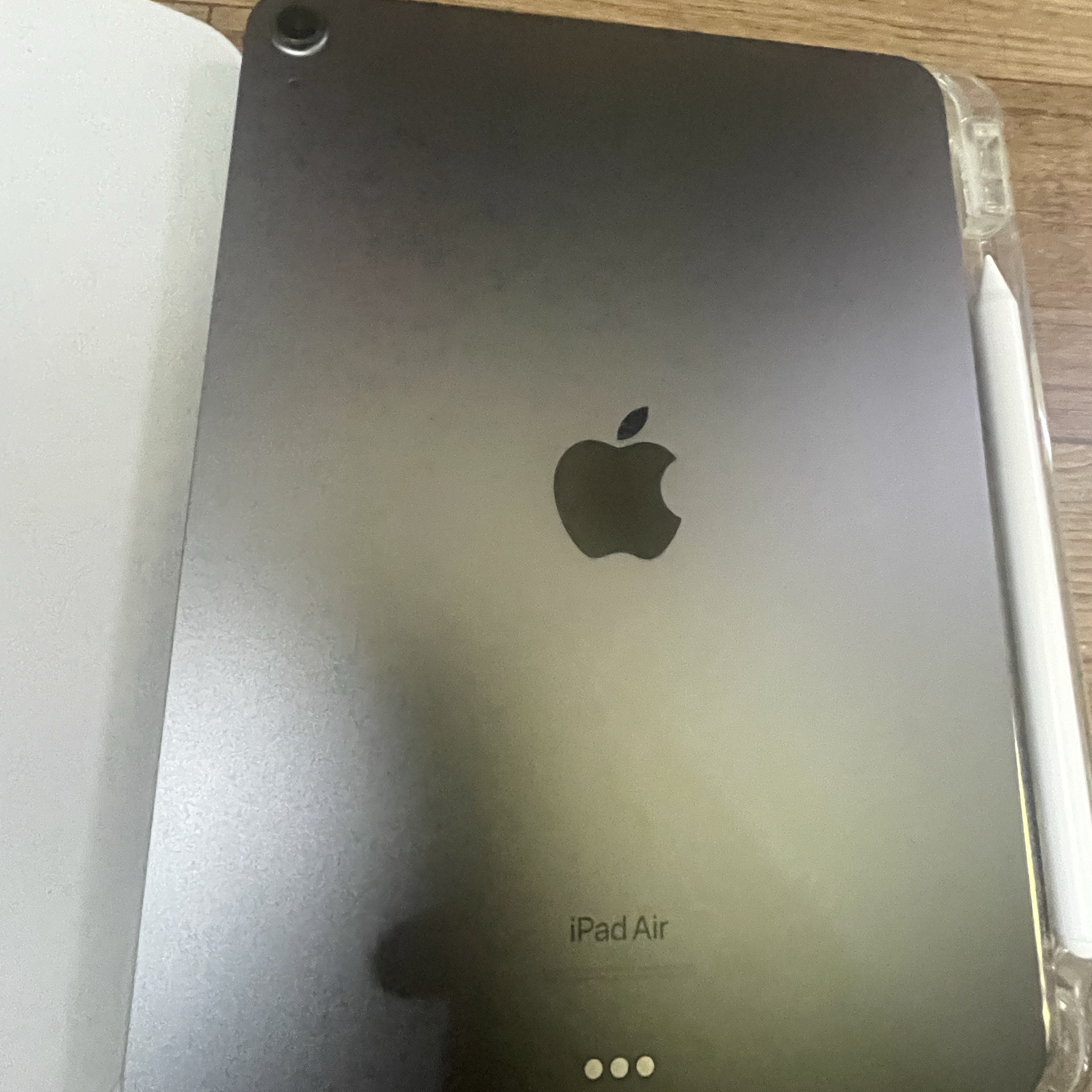 Apple iPad Air 5th Gen Wifi 64GB Space Gray (Korean Ver.) 착용 스타일