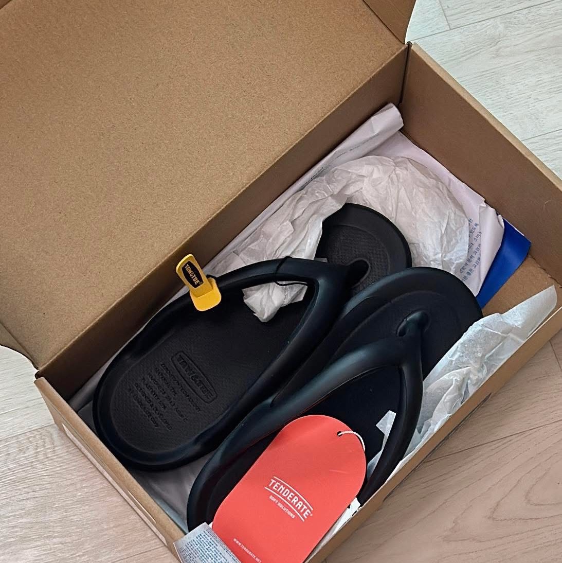 Taw&Toe Flip Flop Zerovity Bio Black 착용 스타일